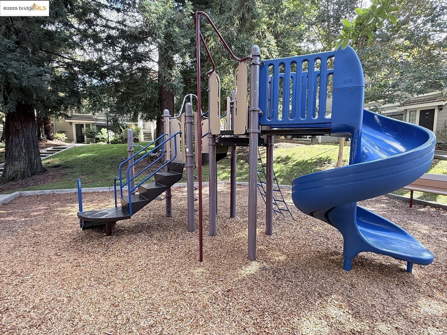 Detail Gallery Image 46 of 52 For 2561 Yerba Bank Ct #0,  San Jose,  CA 95121 - 3 Beds | 2 Baths