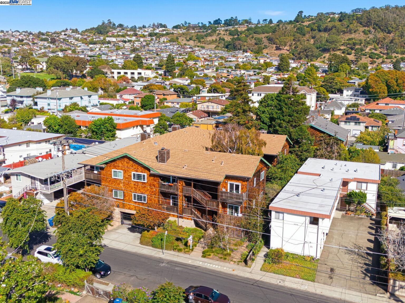 Detail Gallery Image 11 of 60 For 1708 Lexington Ave #2,  El Cerrito,  CA 94530 - 2 Beds | 1 Baths