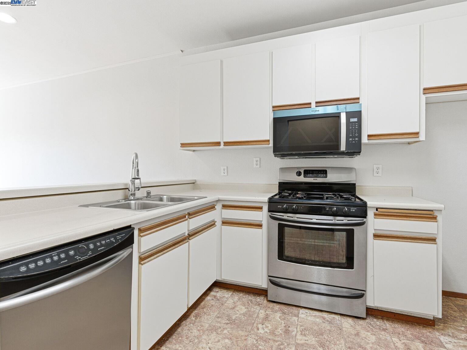 Detail Gallery Image 20 of 60 For 1708 Lexington Ave #2,  El Cerrito,  CA 94530 - 2 Beds | 1 Baths