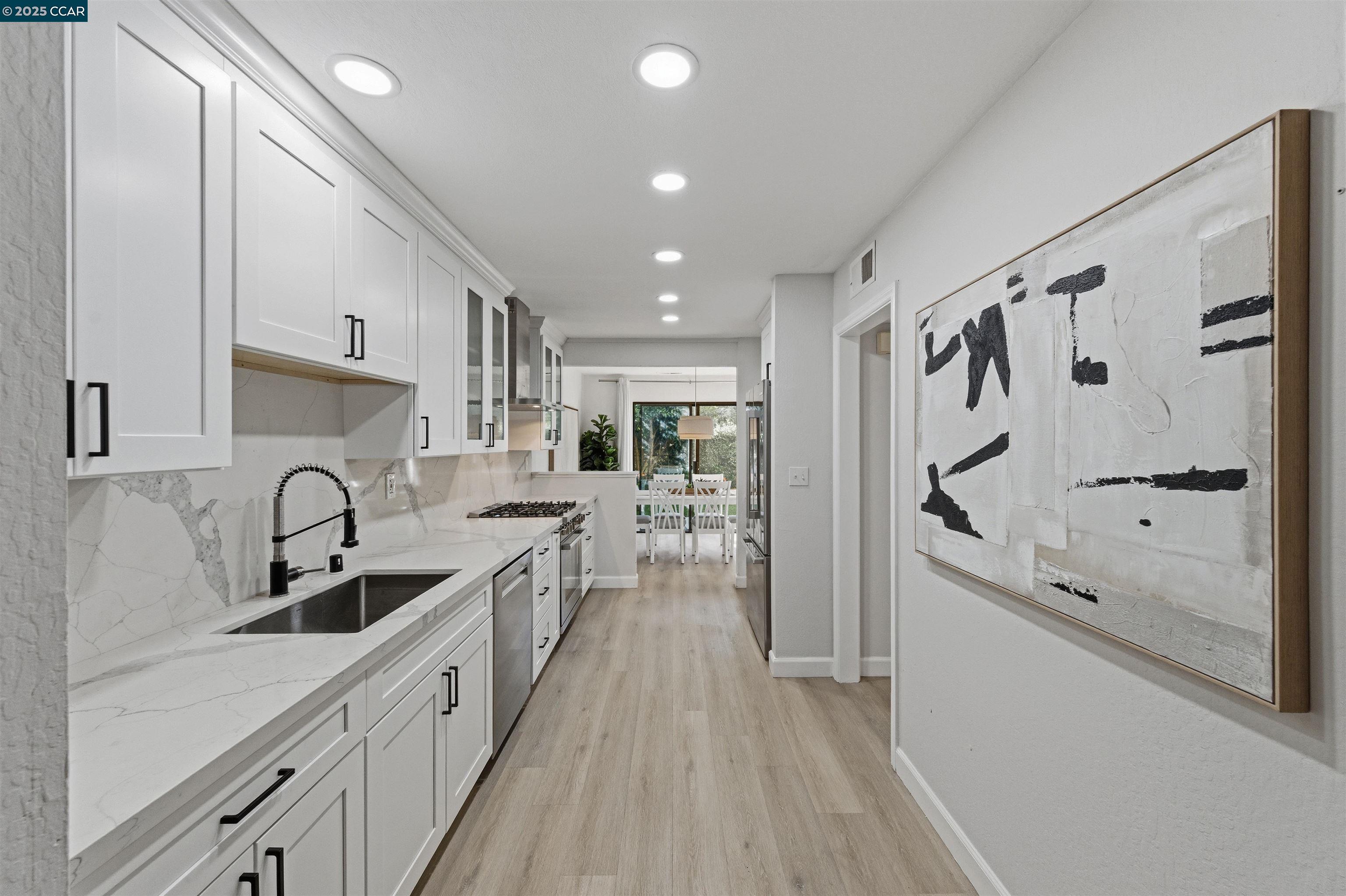 Photo #12: 41116099 Listing: Photo #12