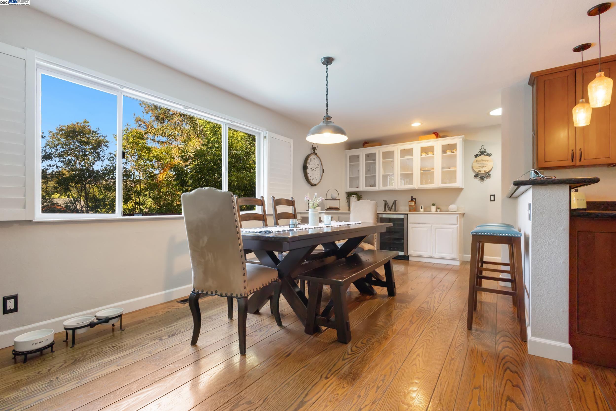 Front Image Thumbnail for BE41116158