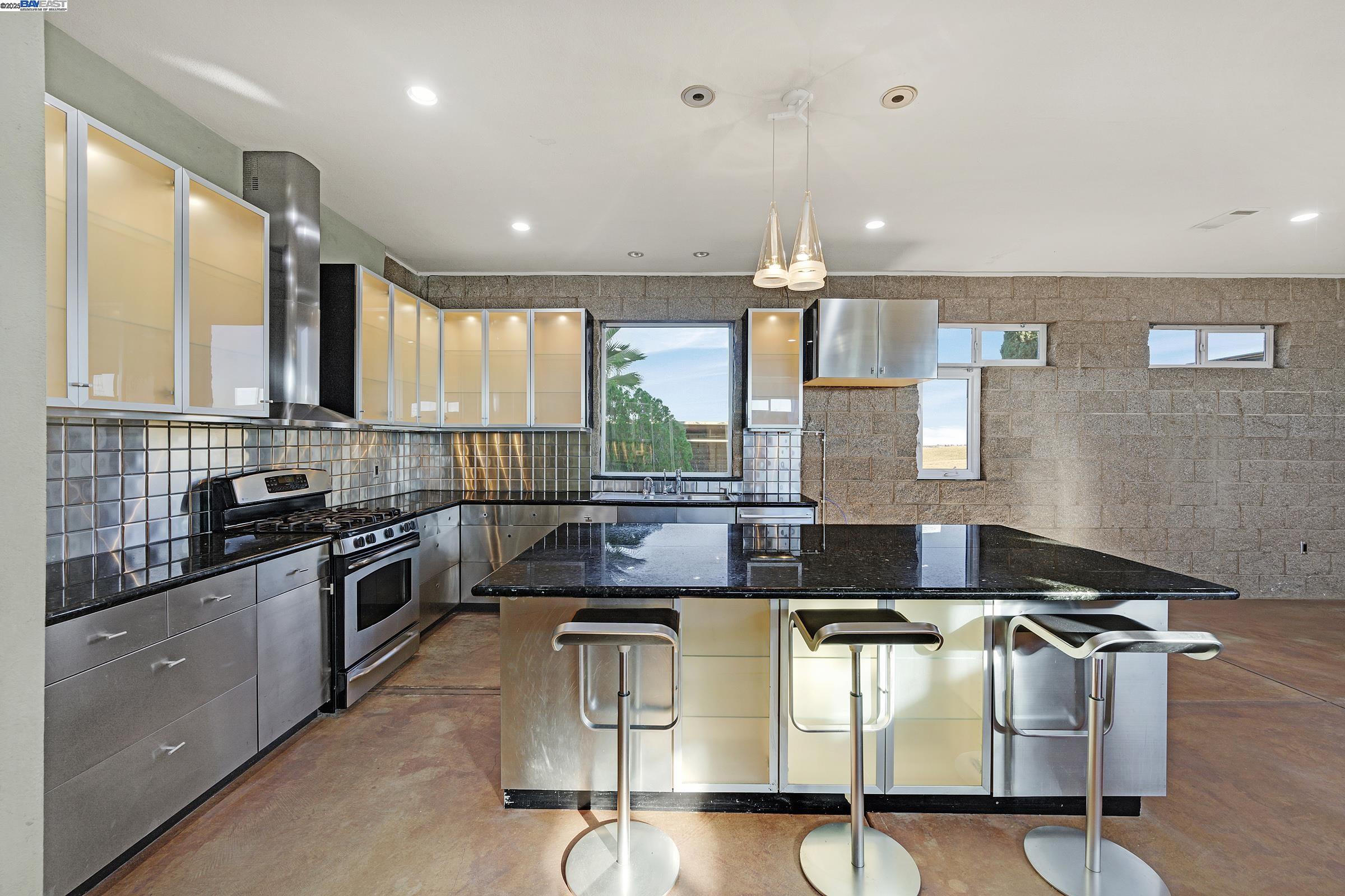 Detail Gallery Image 17 of 52 For 17011 Midway Rd, Tracy,  CA 95377 - 4 Beds | 3 Baths