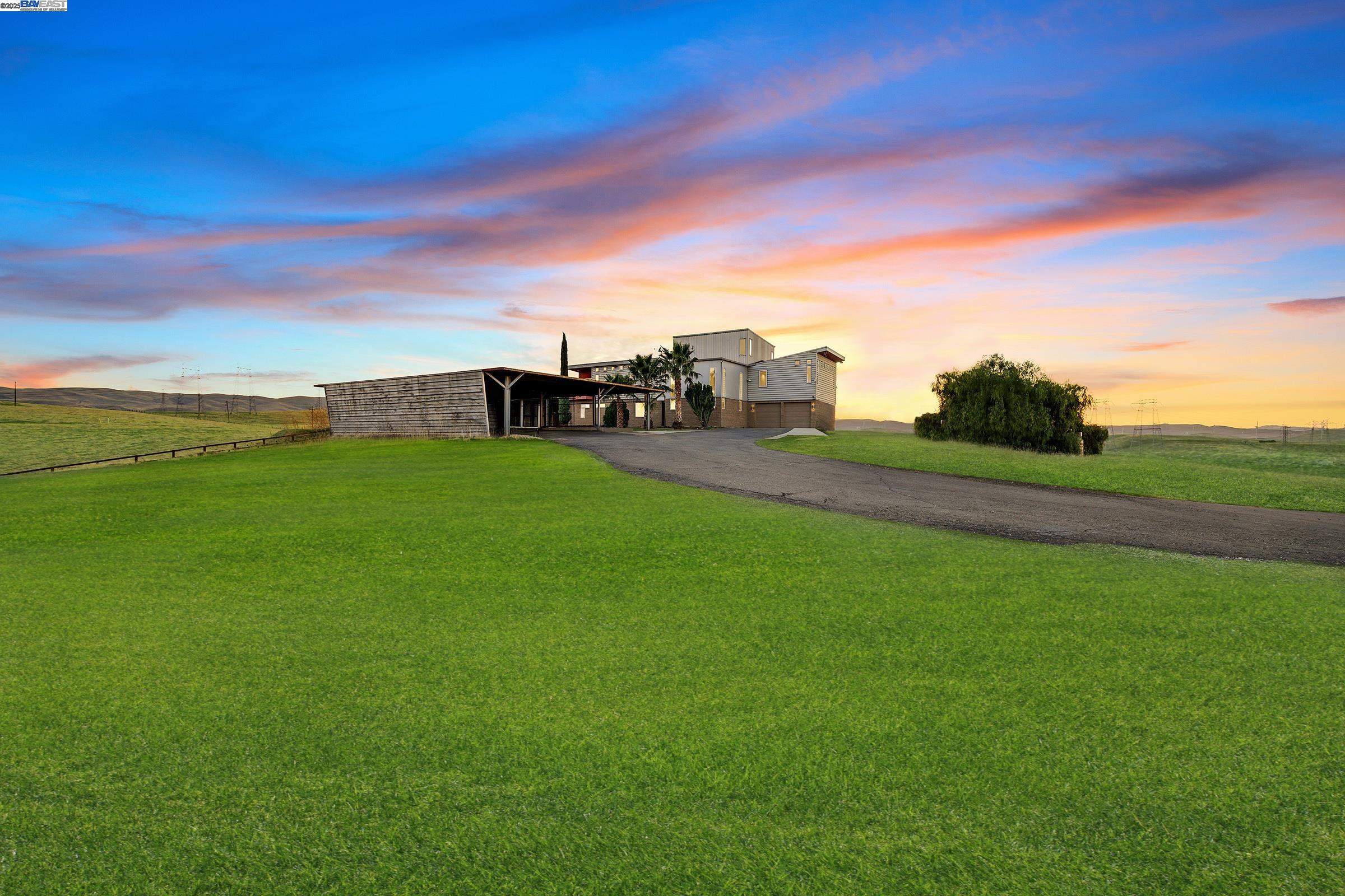 Detail Gallery Image 4 of 52 For 17011 Midway Rd, Tracy,  CA 95377 - 4 Beds | 3 Baths