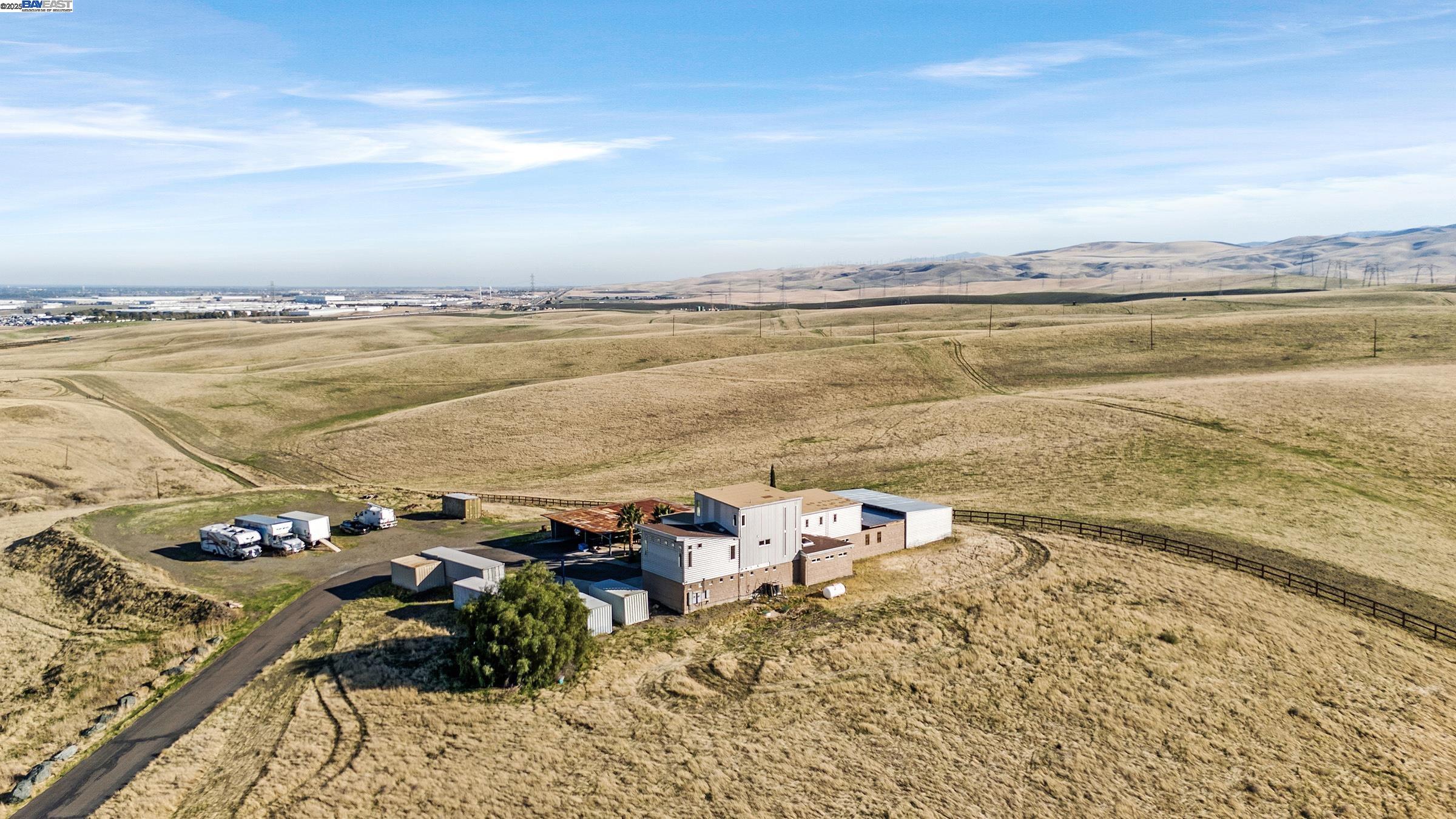 Detail Gallery Image 8 of 52 For 17011 Midway Rd, Tracy,  CA 95377 - 4 Beds | 3 Baths