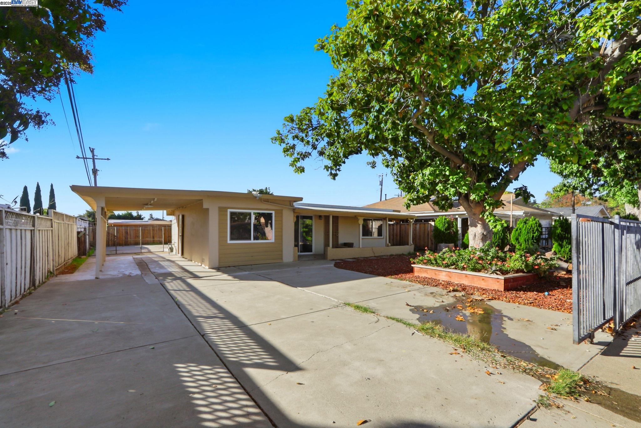 Detail Gallery Image 2 of 30 For 10311 Ryan Street, San Jose,  CA 95127 - 4 Beds | 2 Baths