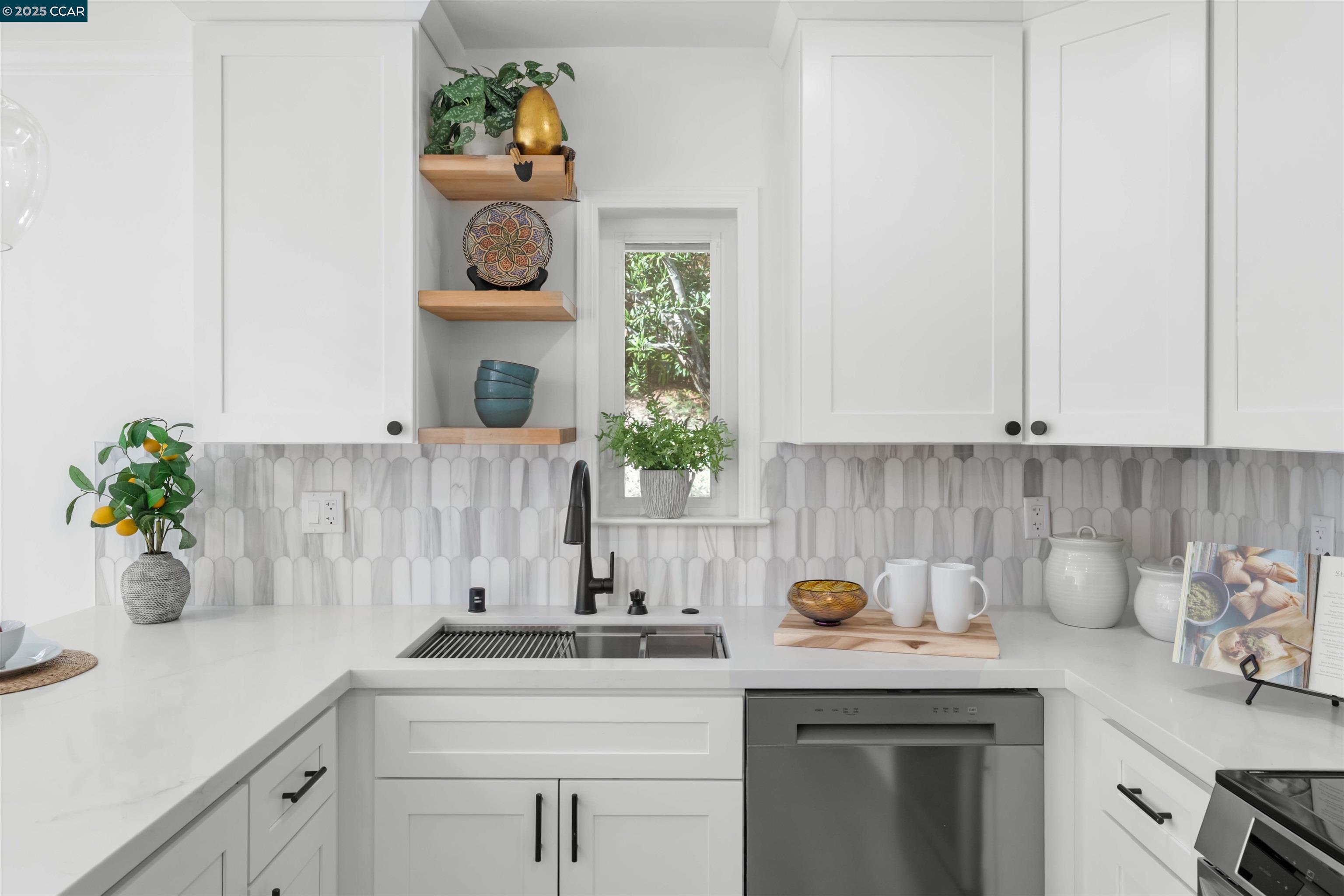 Photo #1: 41116308 Listing: Photo #1