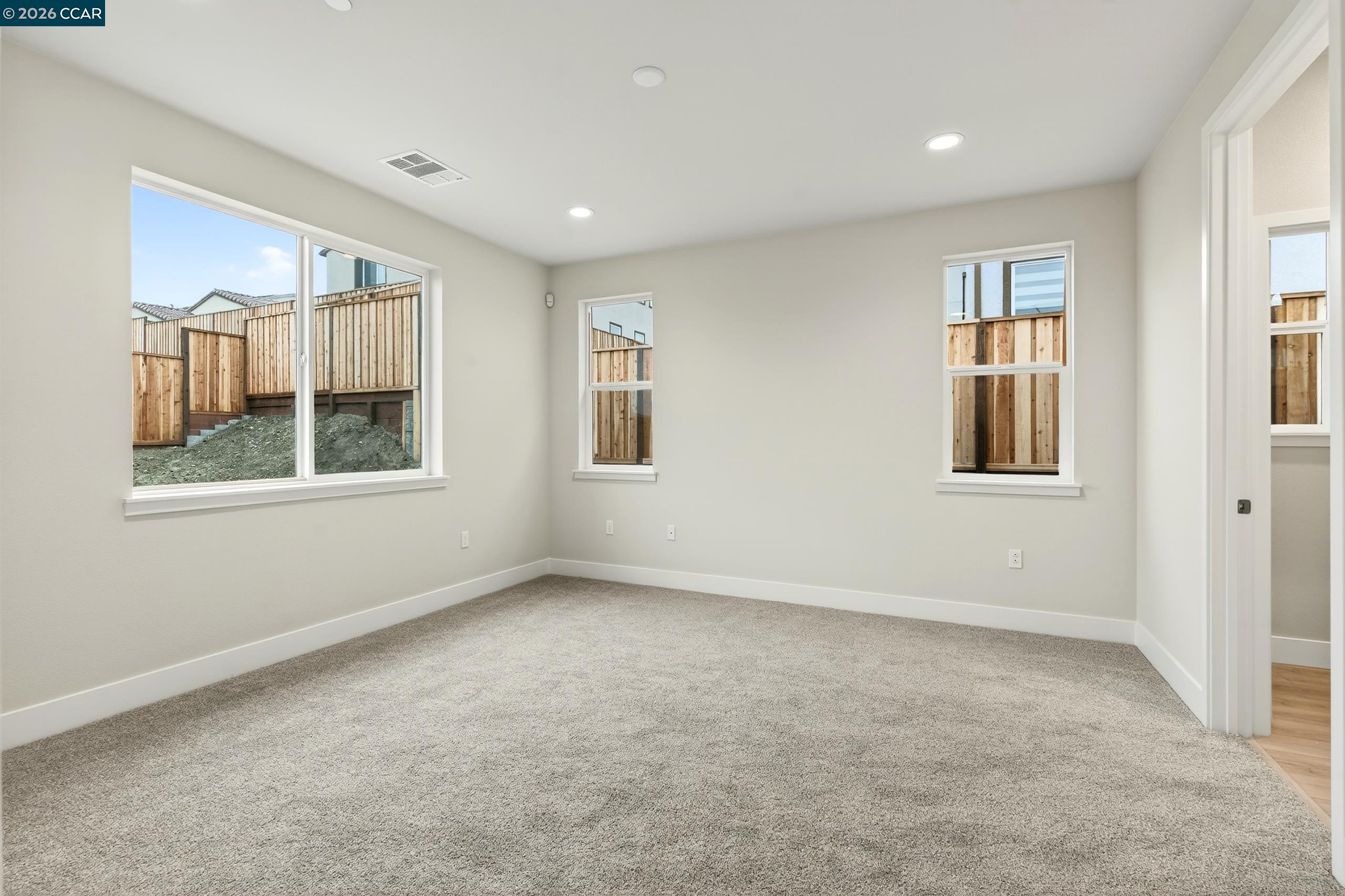 Detail Gallery Image 15 of 26 For 5609 Majestic Oak Way, Antioch,  CA 94531 - 3 Beds | 2/1 Baths