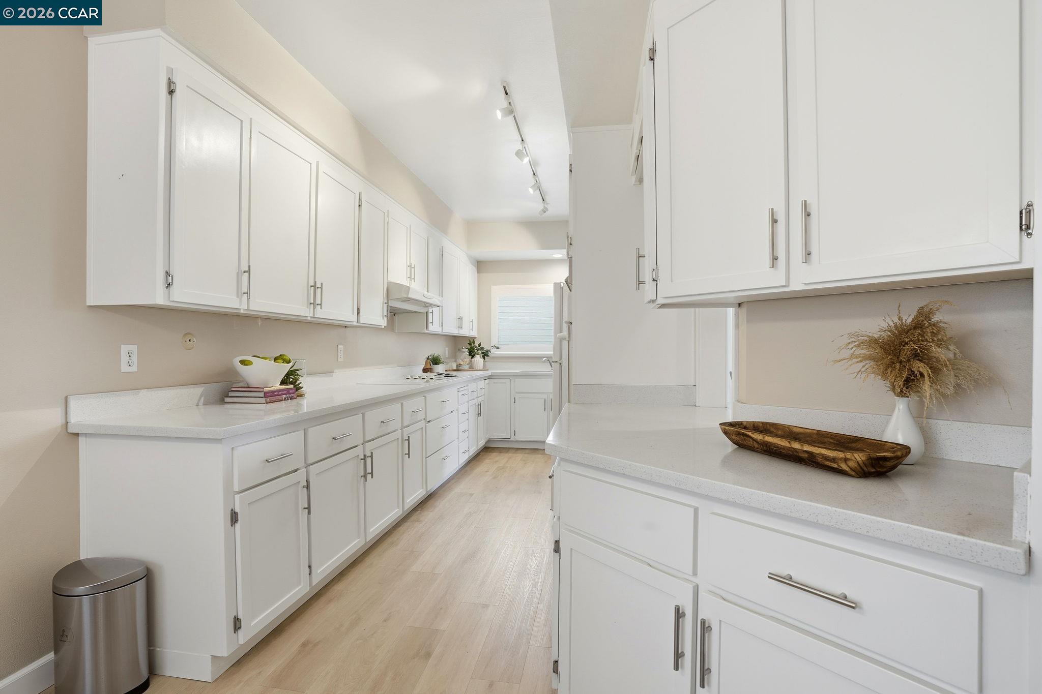 Photo #12: 41116416 Listing: Photo #12