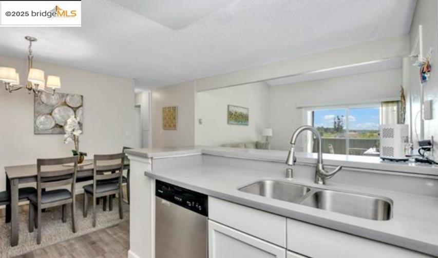 Detail Gallery Image 11 of 36 For 1333 N Camino Alto #249,  Vallejo,  CA 94589 - 3 Beds | 2 Baths