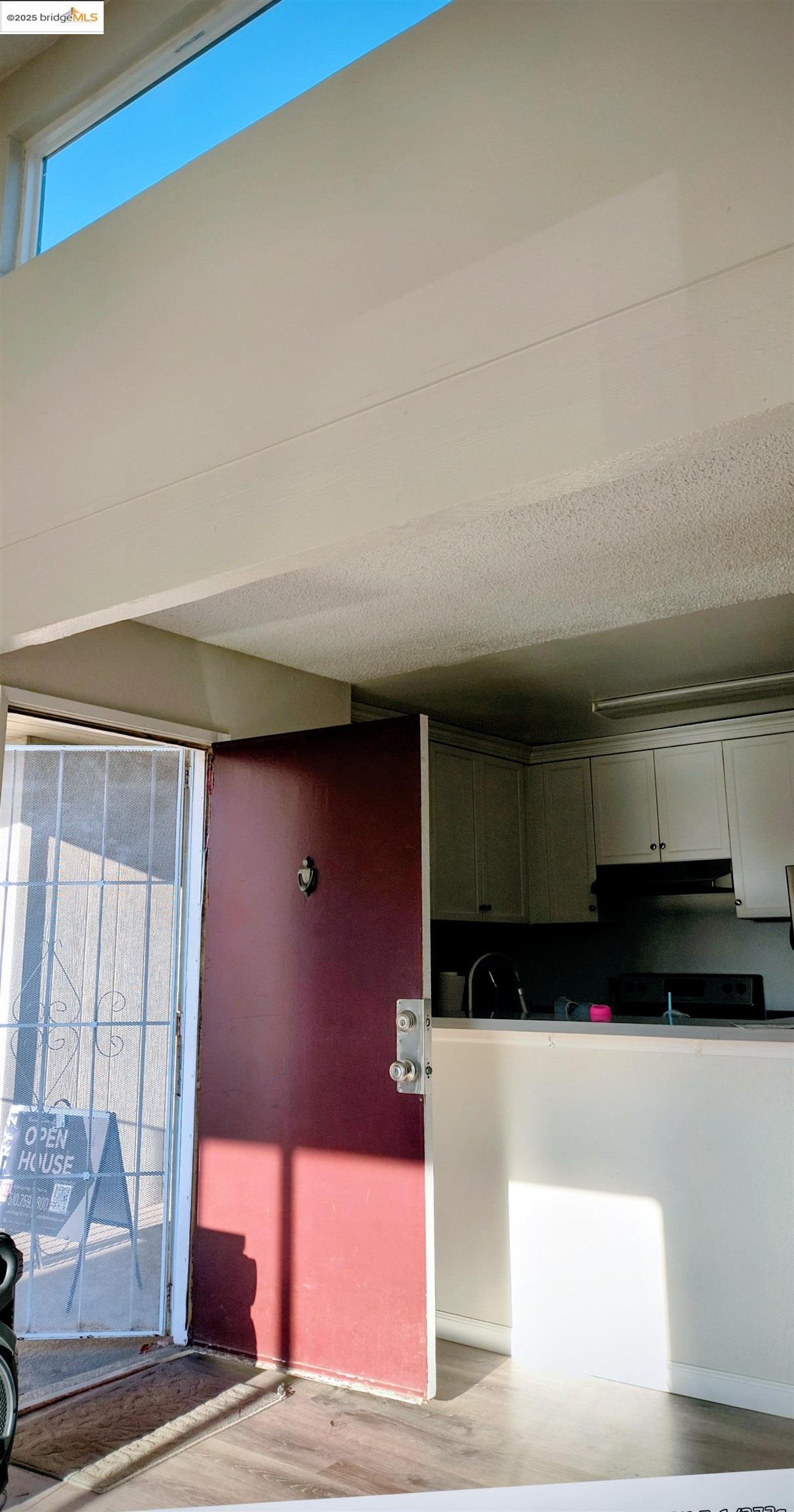 Detail Gallery Image 3 of 36 For 1333 N Camino Alto #249,  Vallejo,  CA 94589 - 3 Beds | 2 Baths