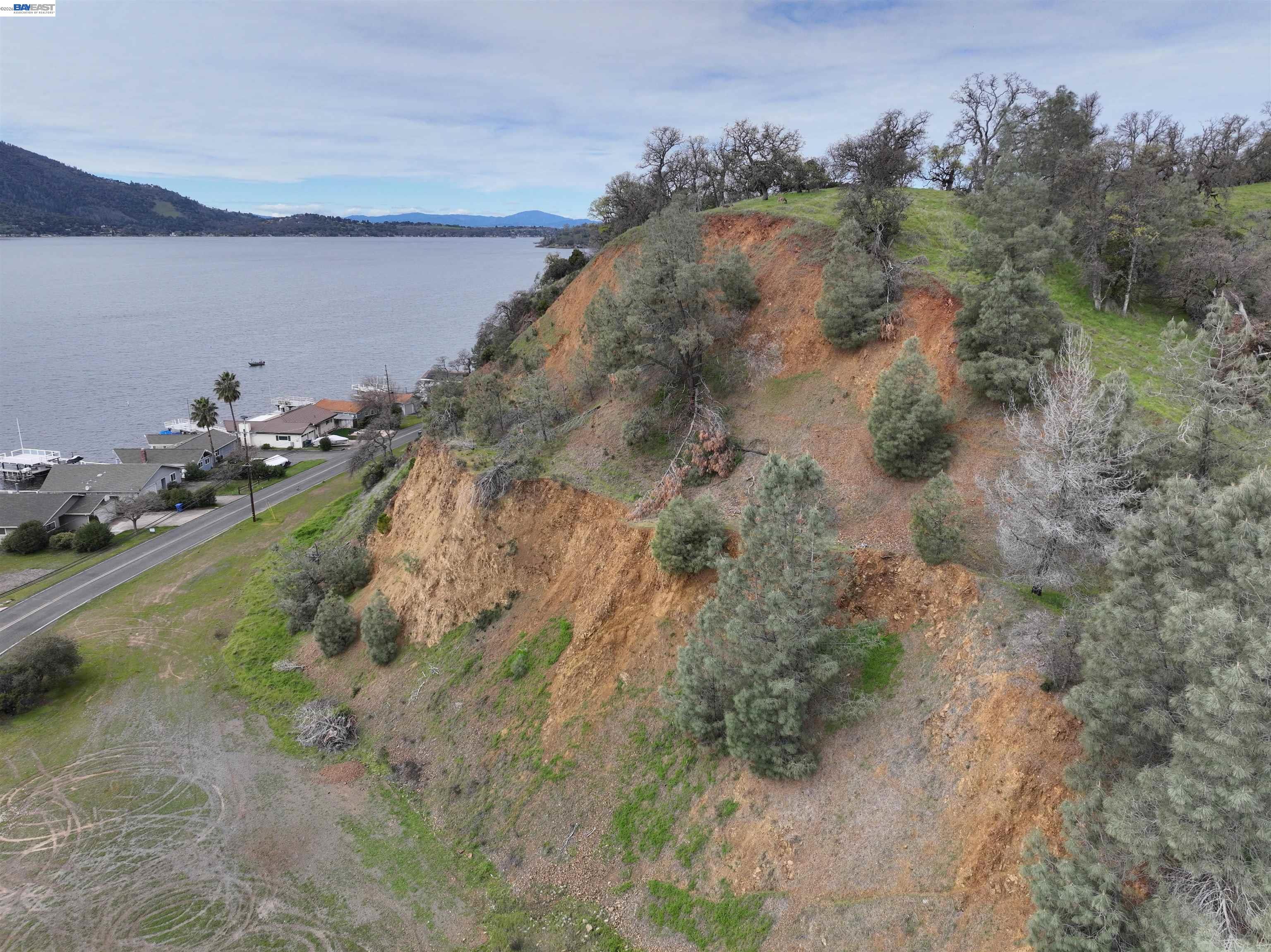 Detail Gallery Image 13 of 41 For 11130 Lakeshore Dr, Clearlake,  CA 95424 - – Beds | – Baths