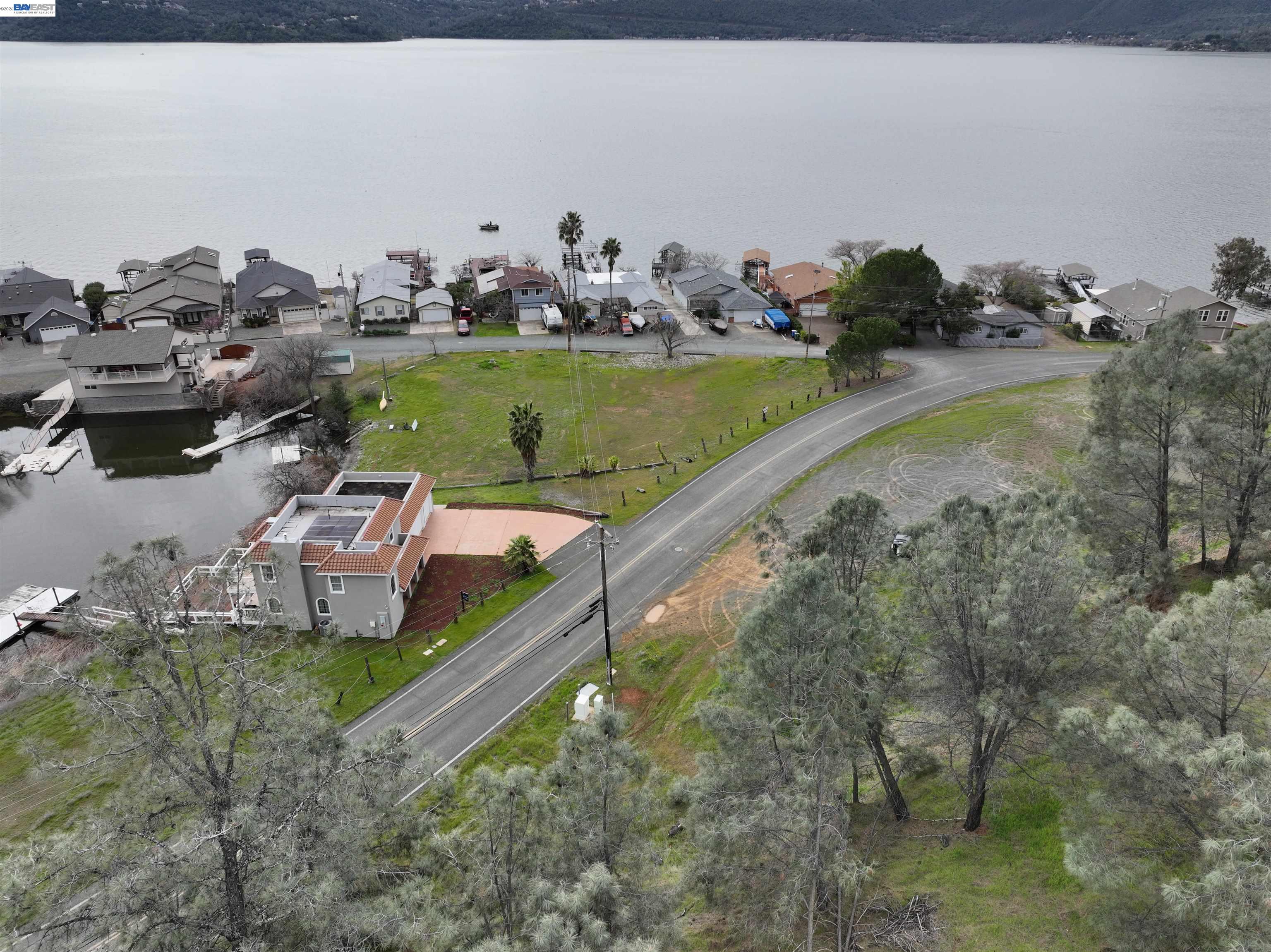 Detail Gallery Image 14 of 41 For 11130 Lakeshore Dr, Clearlake,  CA 95424 - – Beds | – Baths