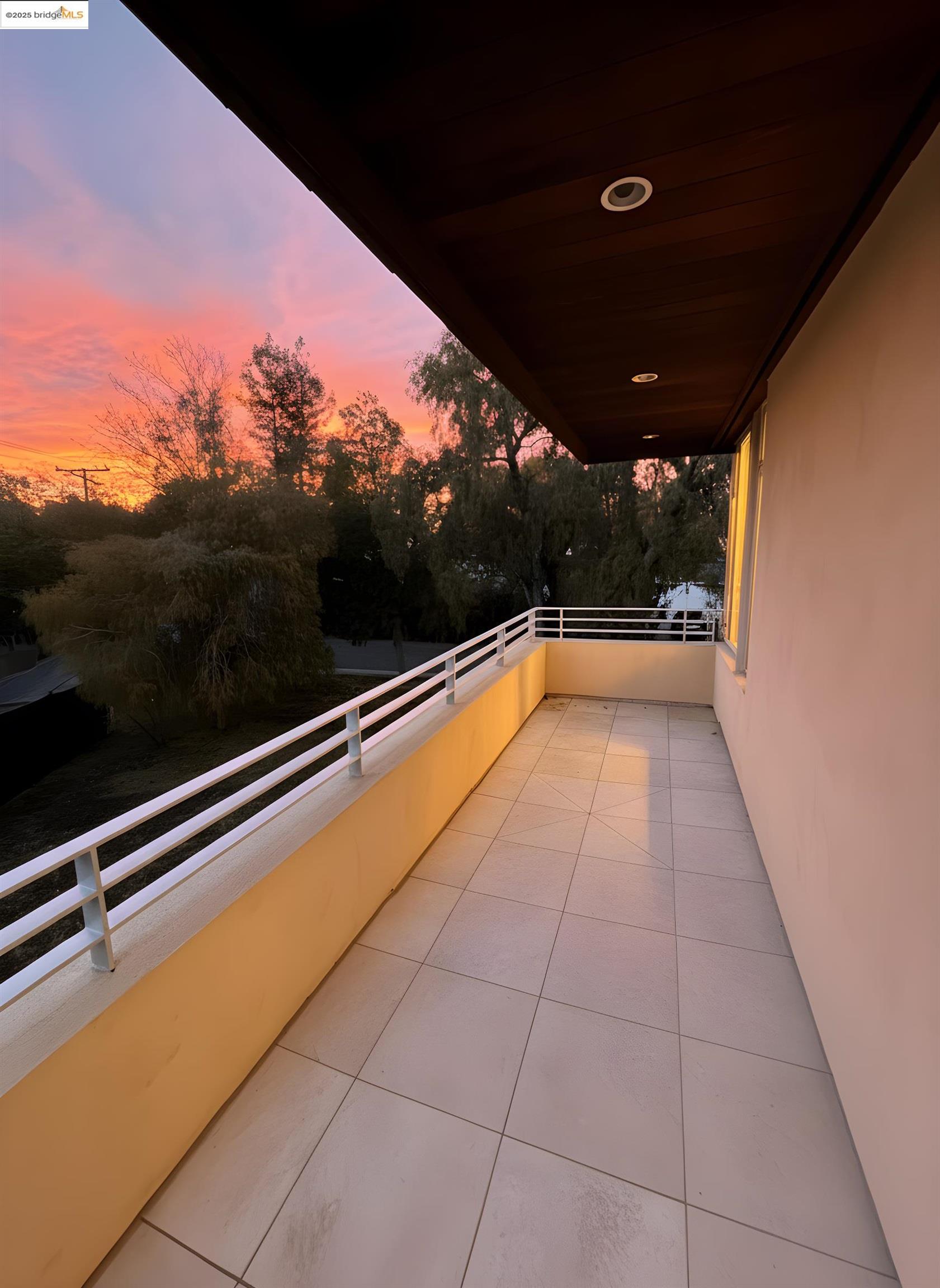 Detail Gallery Image 31 of 42 For 4000 Manzana Lane, Palo Alto,  CA 94306 - 6 Beds | 6 Baths