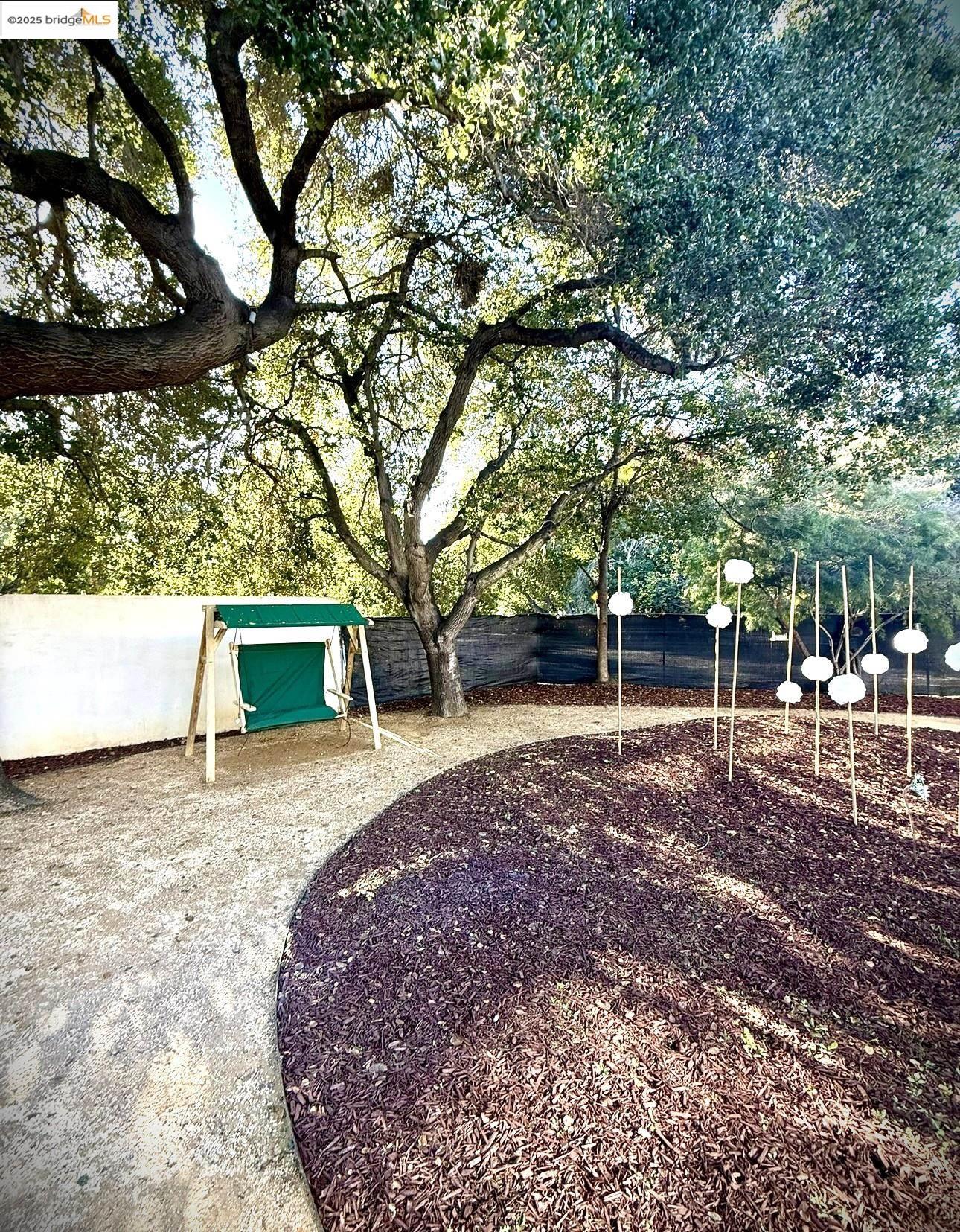 Detail Gallery Image 35 of 42 For 4000 Manzana Lane, Palo Alto,  CA 94306 - 6 Beds | 6 Baths