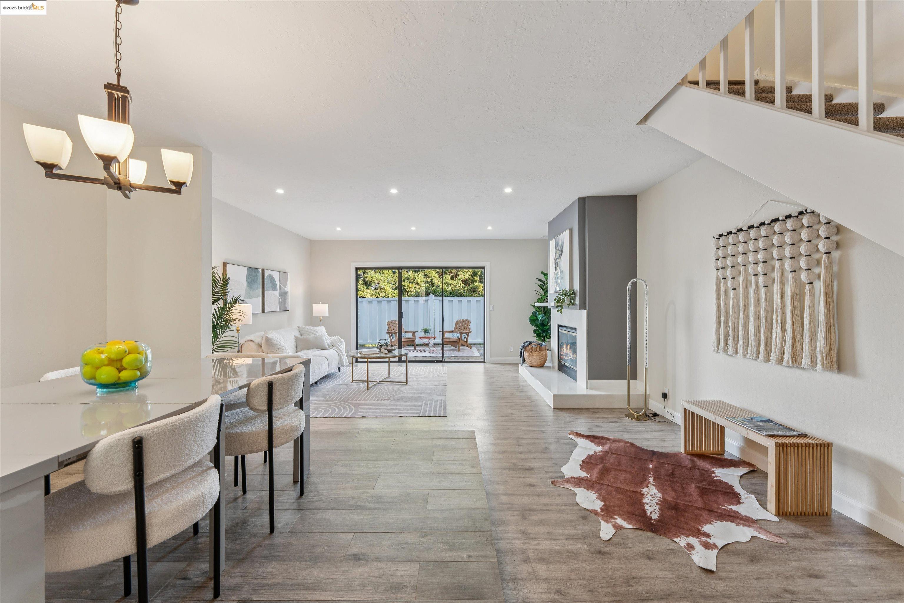 Front Image Thumbnail for EB41116563