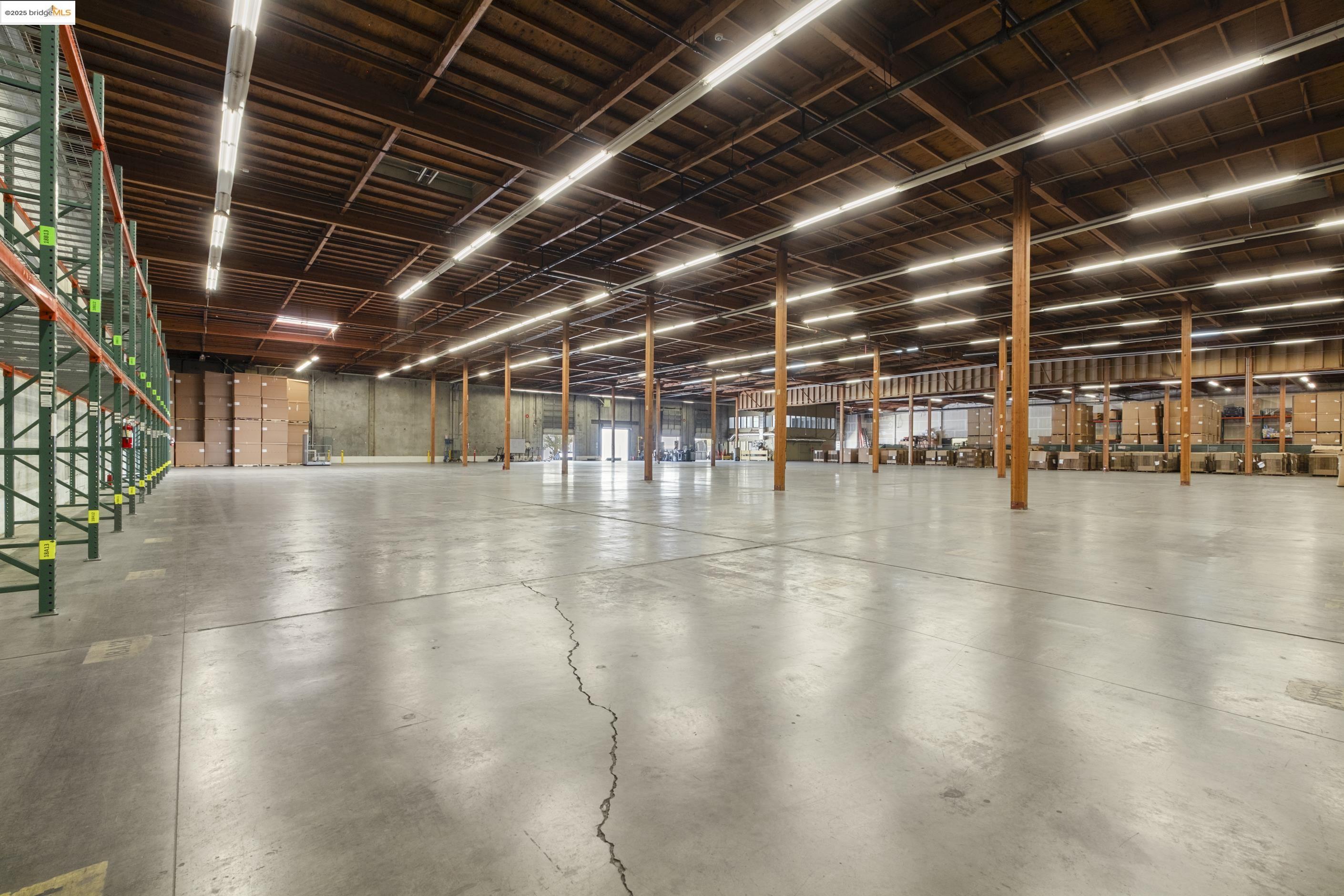 Detail Gallery Image 11 of 33 For 430 Valley Dr, Brisbane,  CA 94005 - – Beds | – Baths