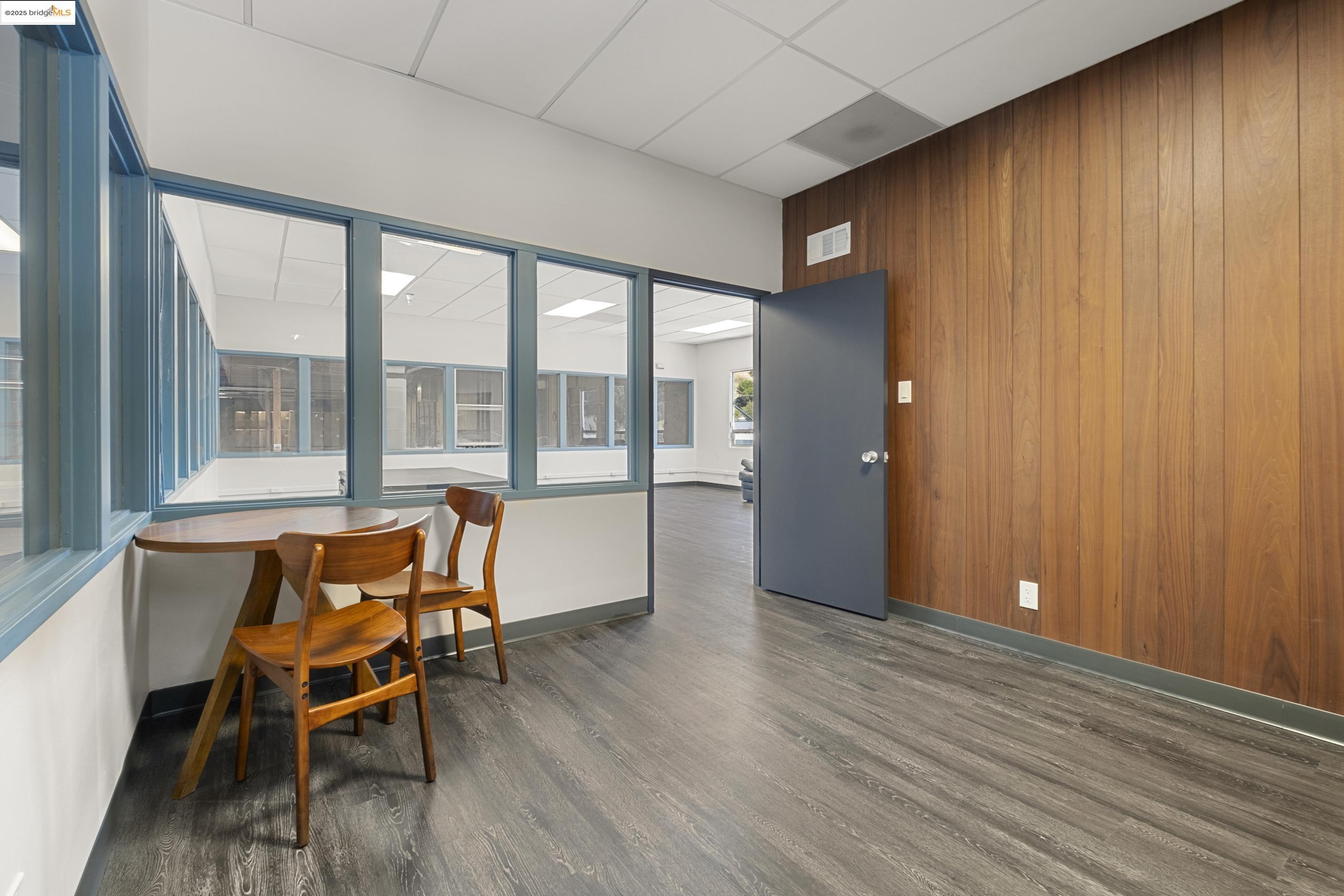 Detail Gallery Image 21 of 33 For 430 Valley Dr, Brisbane,  CA 94005 - – Beds | – Baths