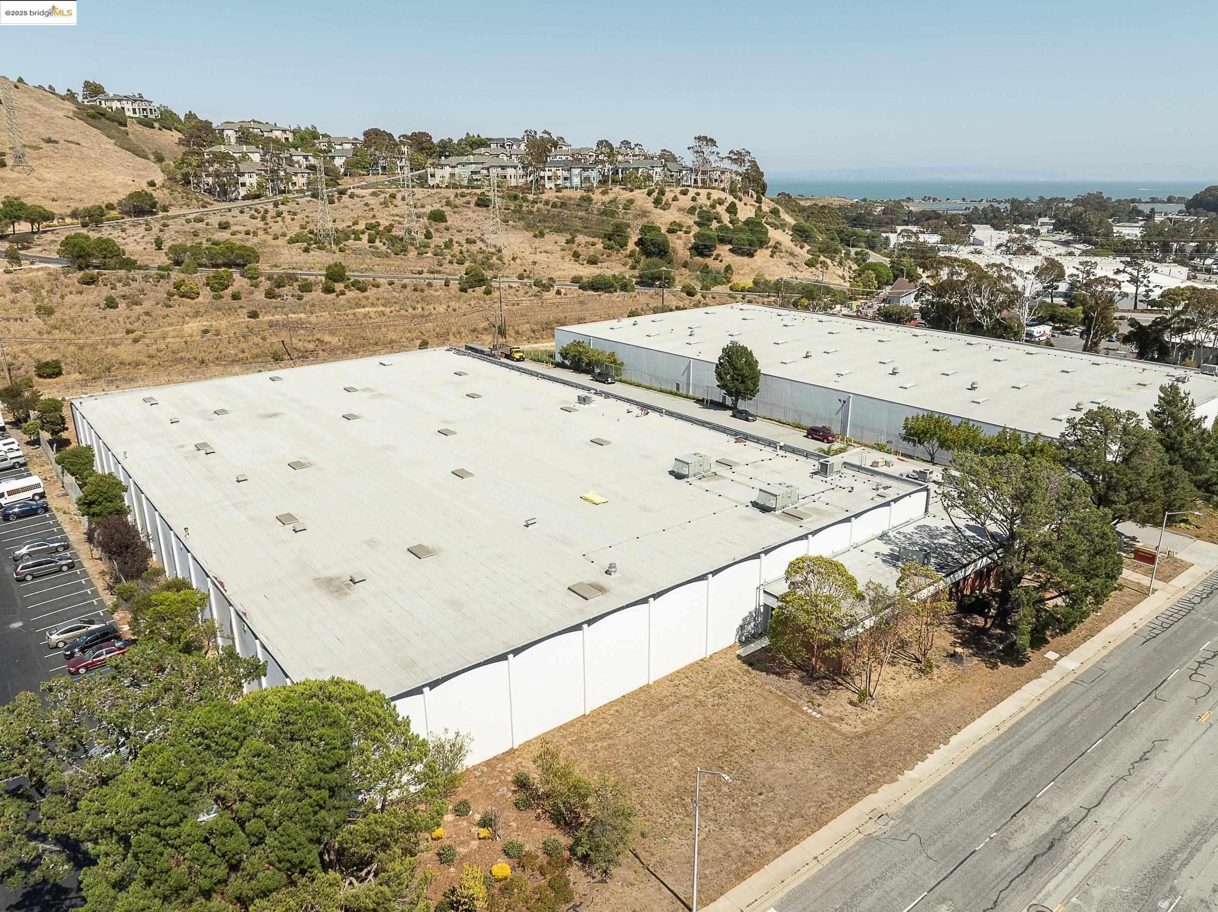 Detail Gallery Image 29 of 33 For 430 Valley Dr, Brisbane,  CA 94005 - – Beds | – Baths