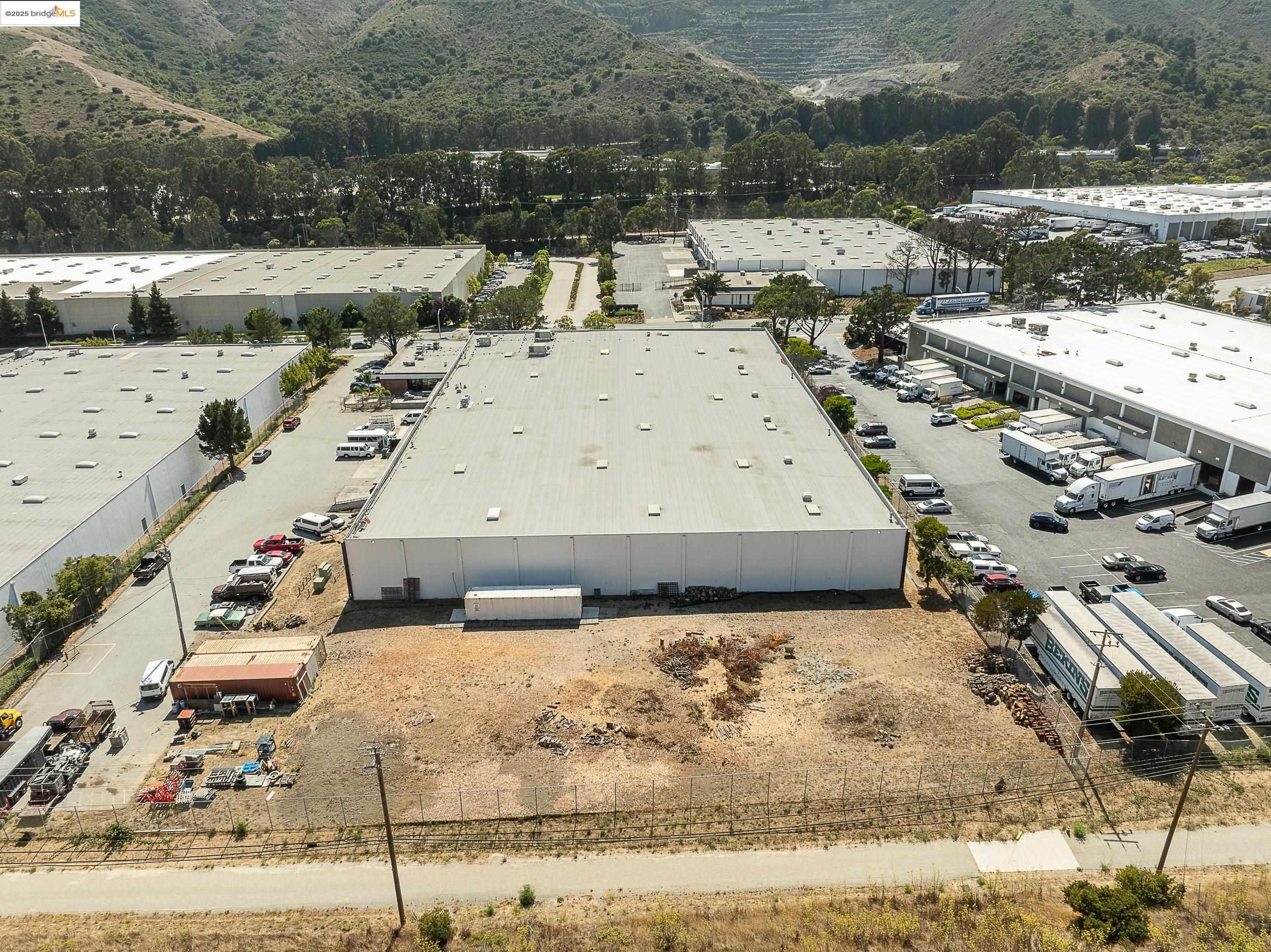 Detail Gallery Image 31 of 33 For 430 Valley Dr, Brisbane,  CA 94005 - – Beds | – Baths