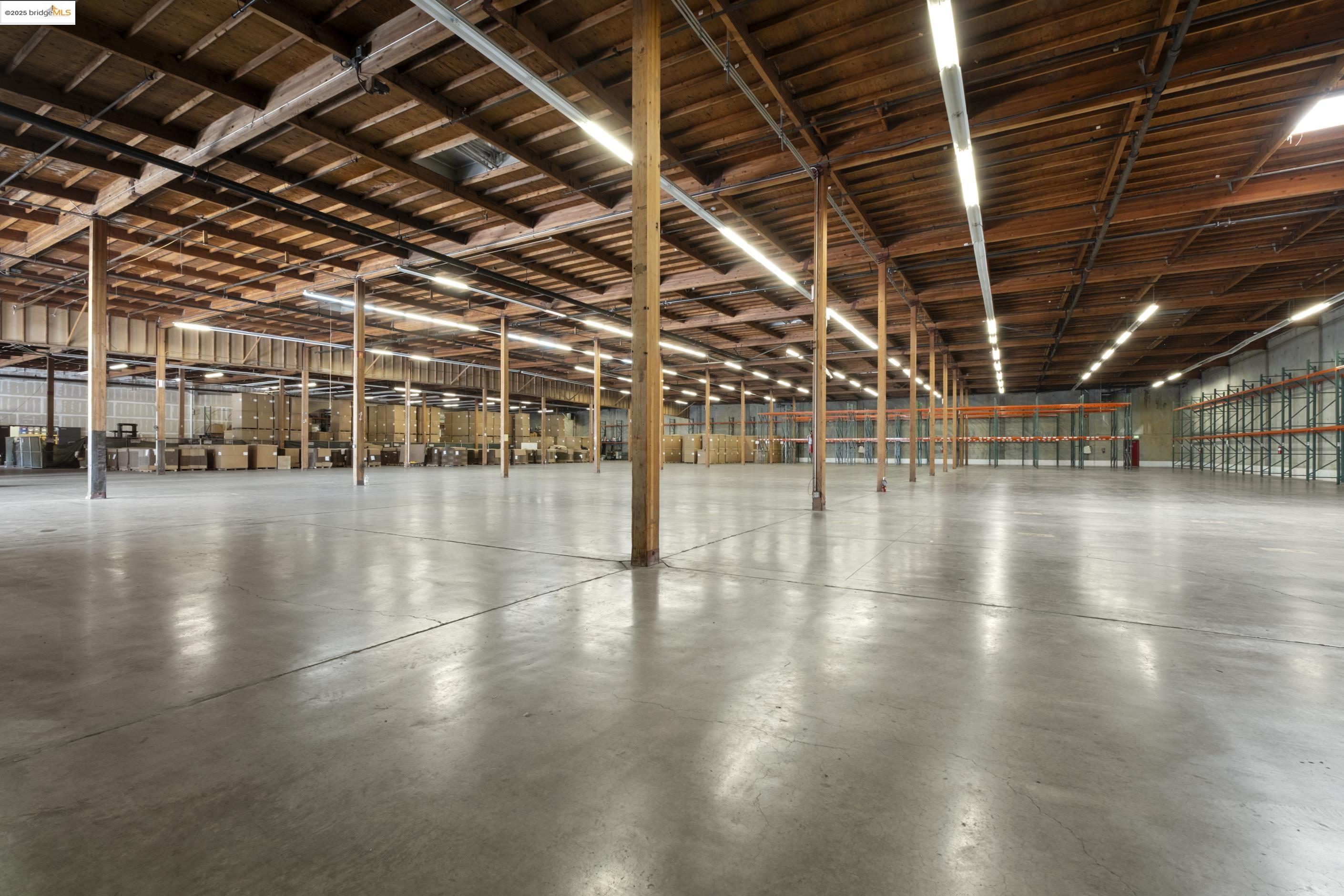 Detail Gallery Image 8 of 33 For 430 Valley Dr, Brisbane,  CA 94005 - – Beds | – Baths