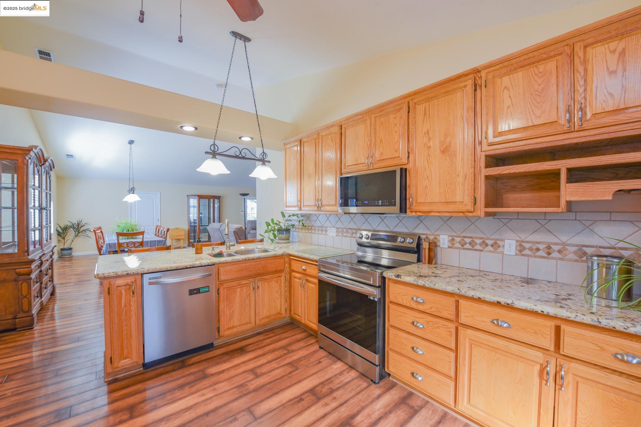 Front Image Thumbnail for EB41116708