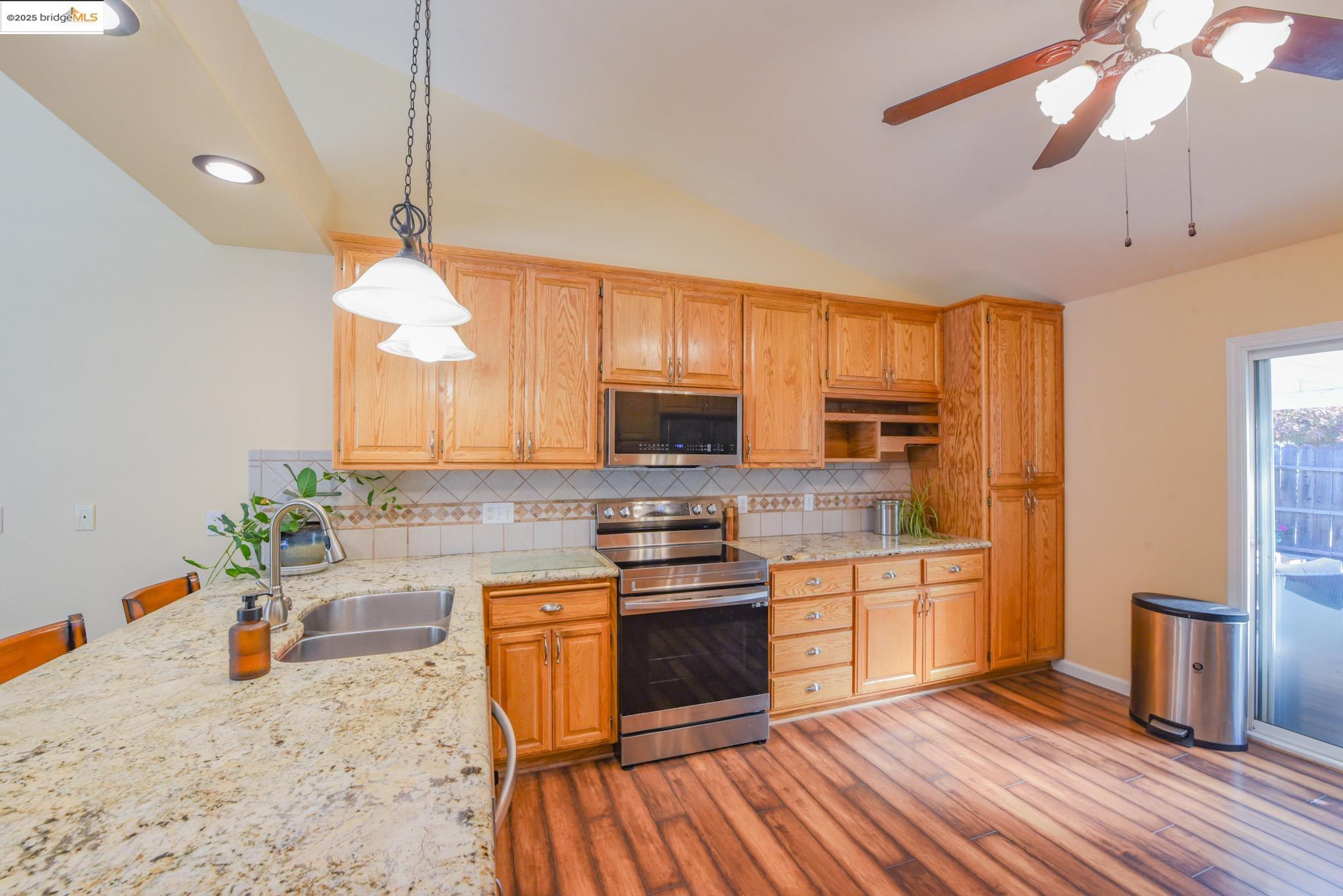 Detail Gallery Image 11 of 45 For 10626 River Oak Ct, Jamestown,  CA 95327 - 3 Beds | 2 Baths