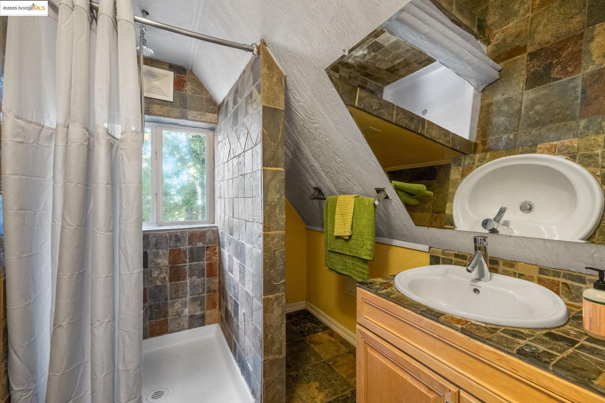 Detail Gallery Image 23 of 39 For 25088 State Highway 108, Mi Wuk Village,  CA 95346 - 5 Beds | 3/1 Baths