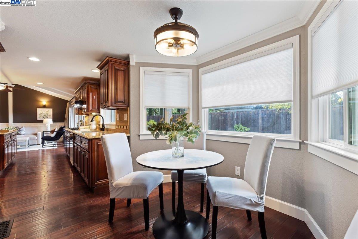 Detail Gallery Image 12 of 54 For 1766 Risdon Rd, Concord,  CA 94518 - 4 Beds | 2/1 Baths