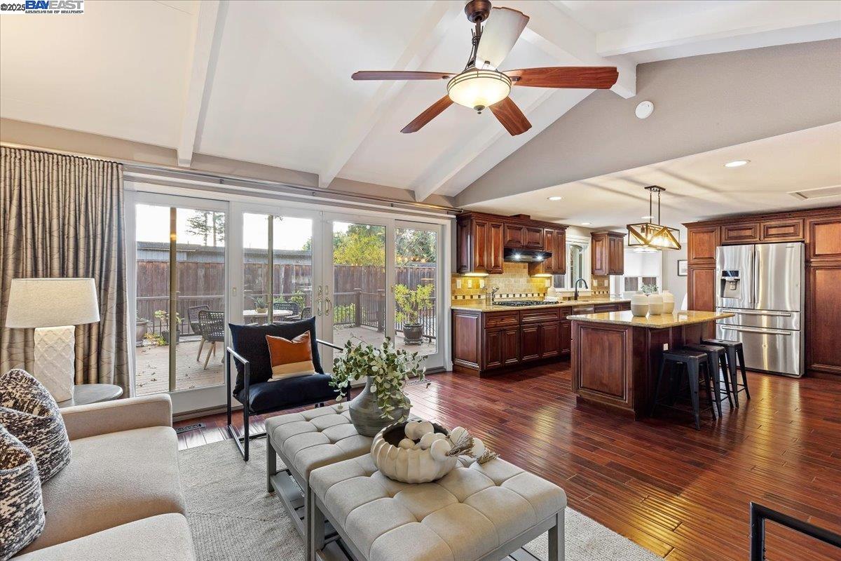 Detail Gallery Image 16 of 54 For 1766 Risdon Rd, Concord,  CA 94518 - 4 Beds | 2/1 Baths