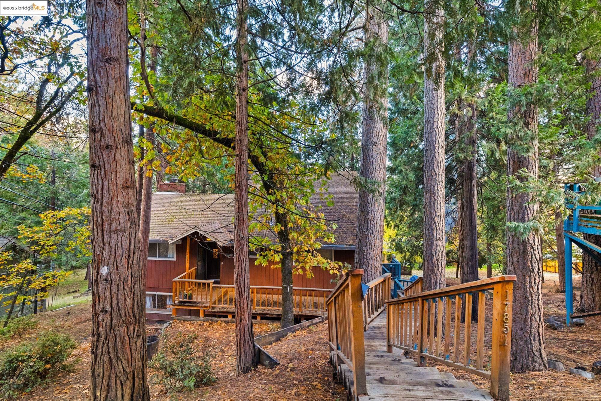 Detail Gallery Image 5 of 26 For 17851 Robin Rd, Twain Harte,  CA 95383 - 4 Beds | 3 Baths