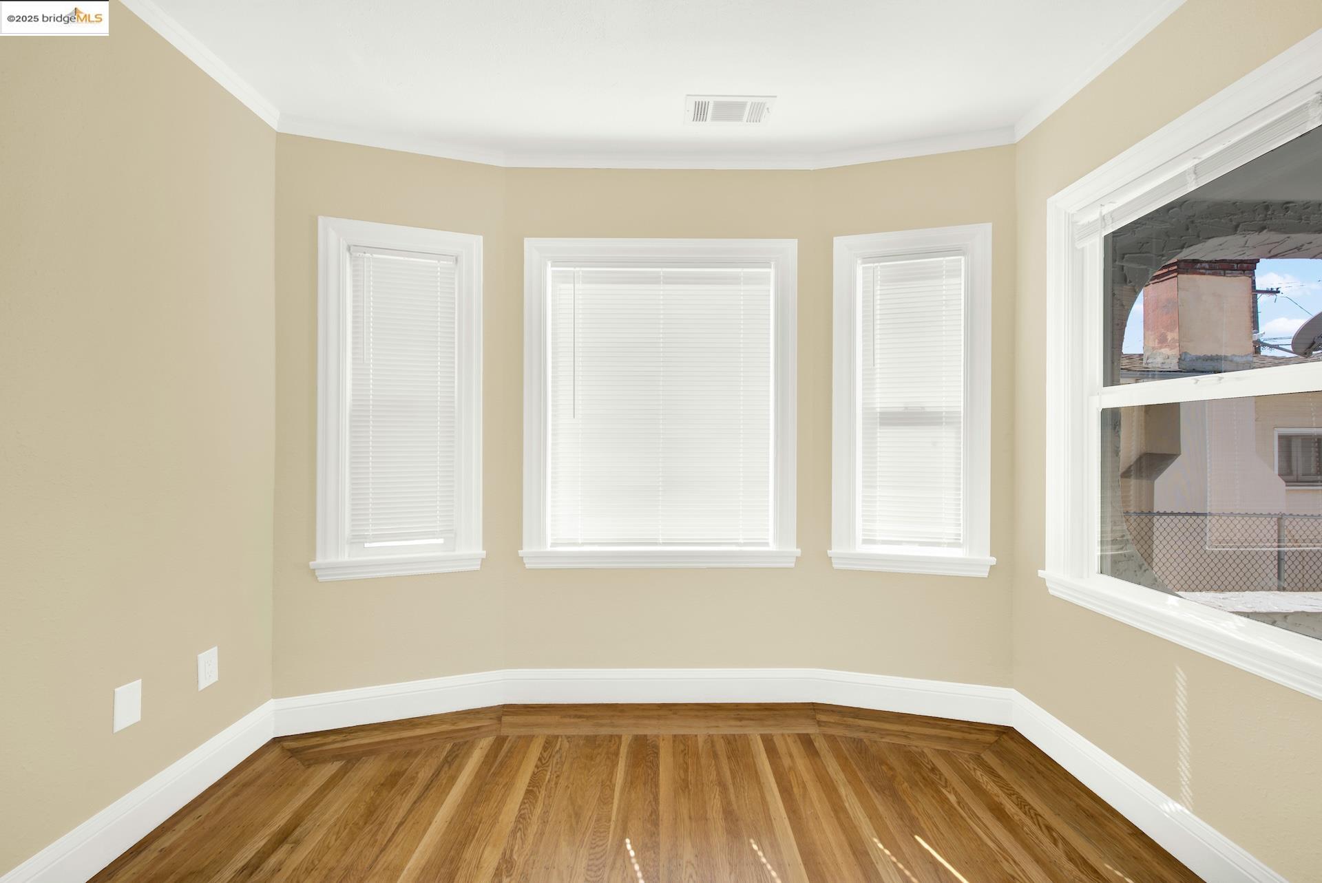 Detail Gallery Image 11 of 60 For 640 11th St, Richmond,  CA 94801 - 5 Beds | 2 Baths