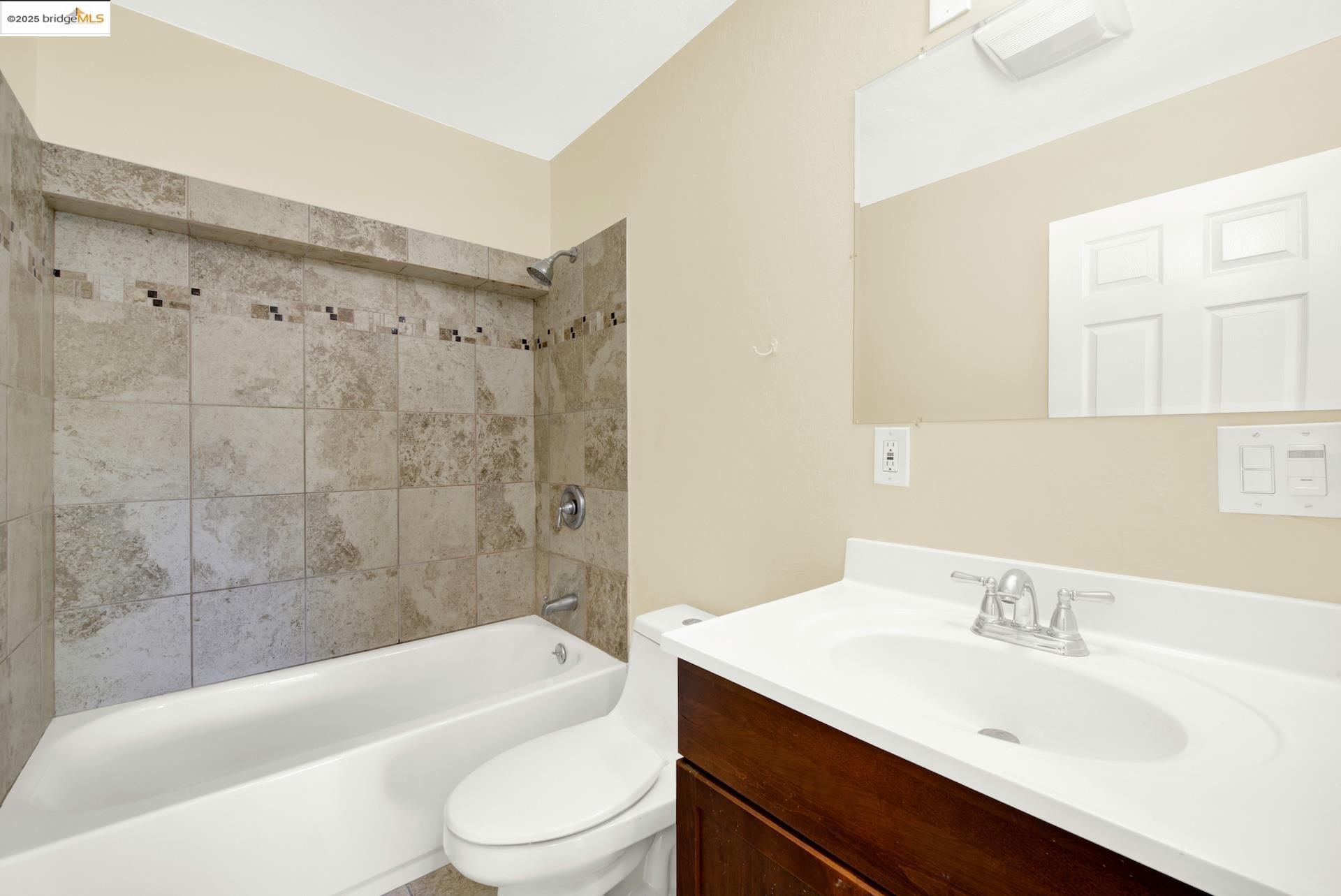 Detail Gallery Image 41 of 60 For 640 11th St, Richmond,  CA 94801 - 5 Beds | 2 Baths