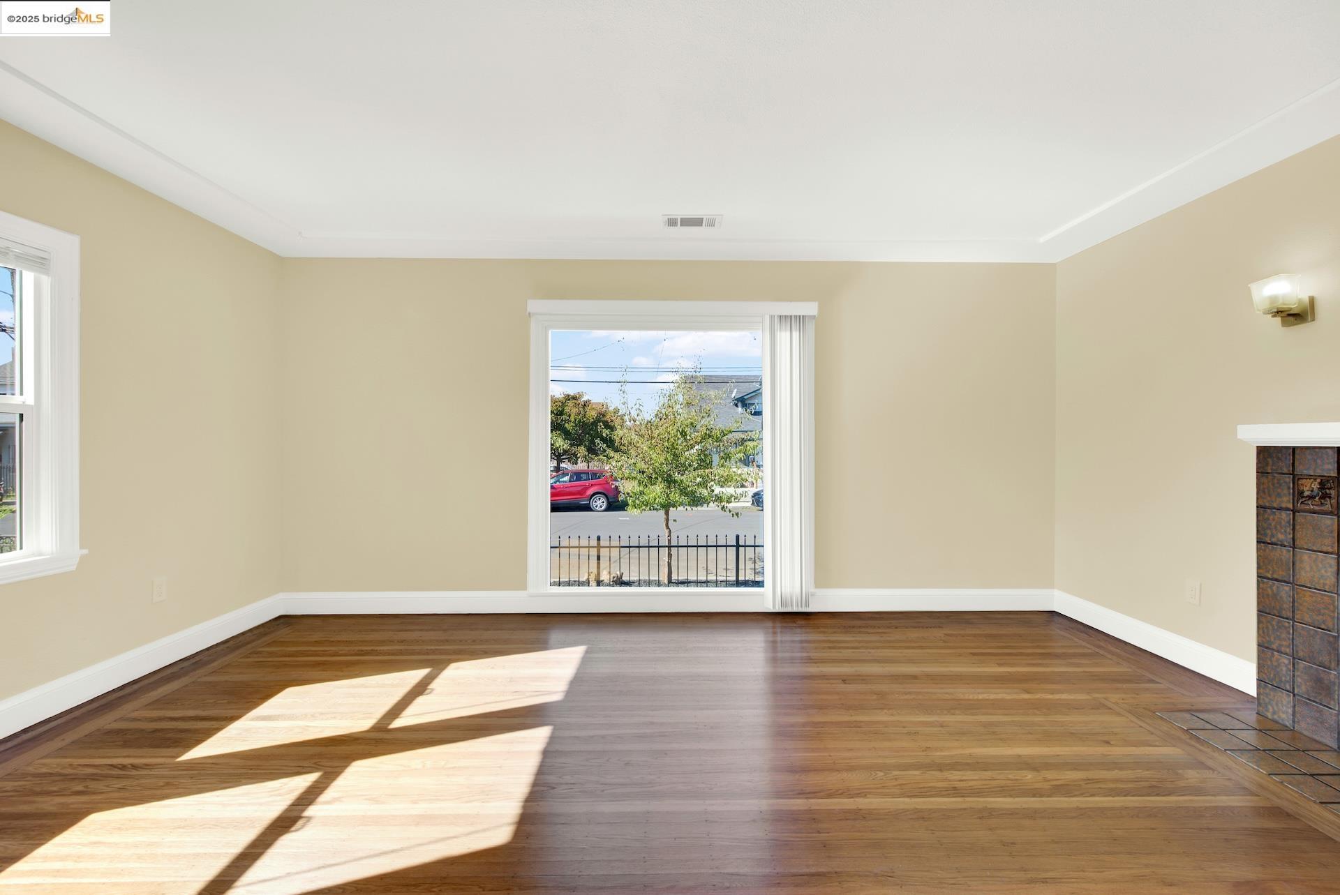 Detail Gallery Image 6 of 60 For 640 11th St, Richmond,  CA 94801 - 5 Beds | 2 Baths