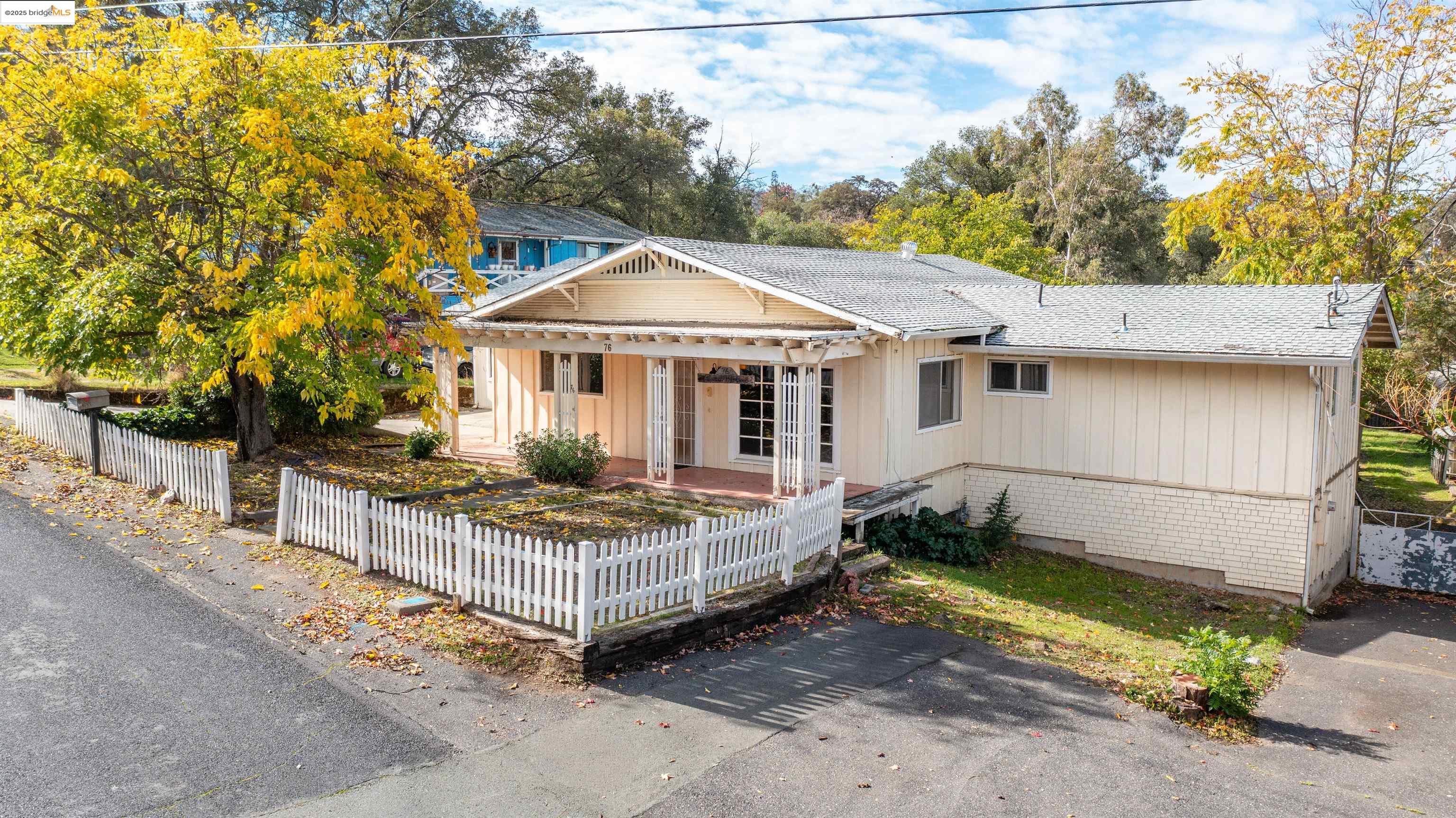 Front Image Thumbnail for EB41117049