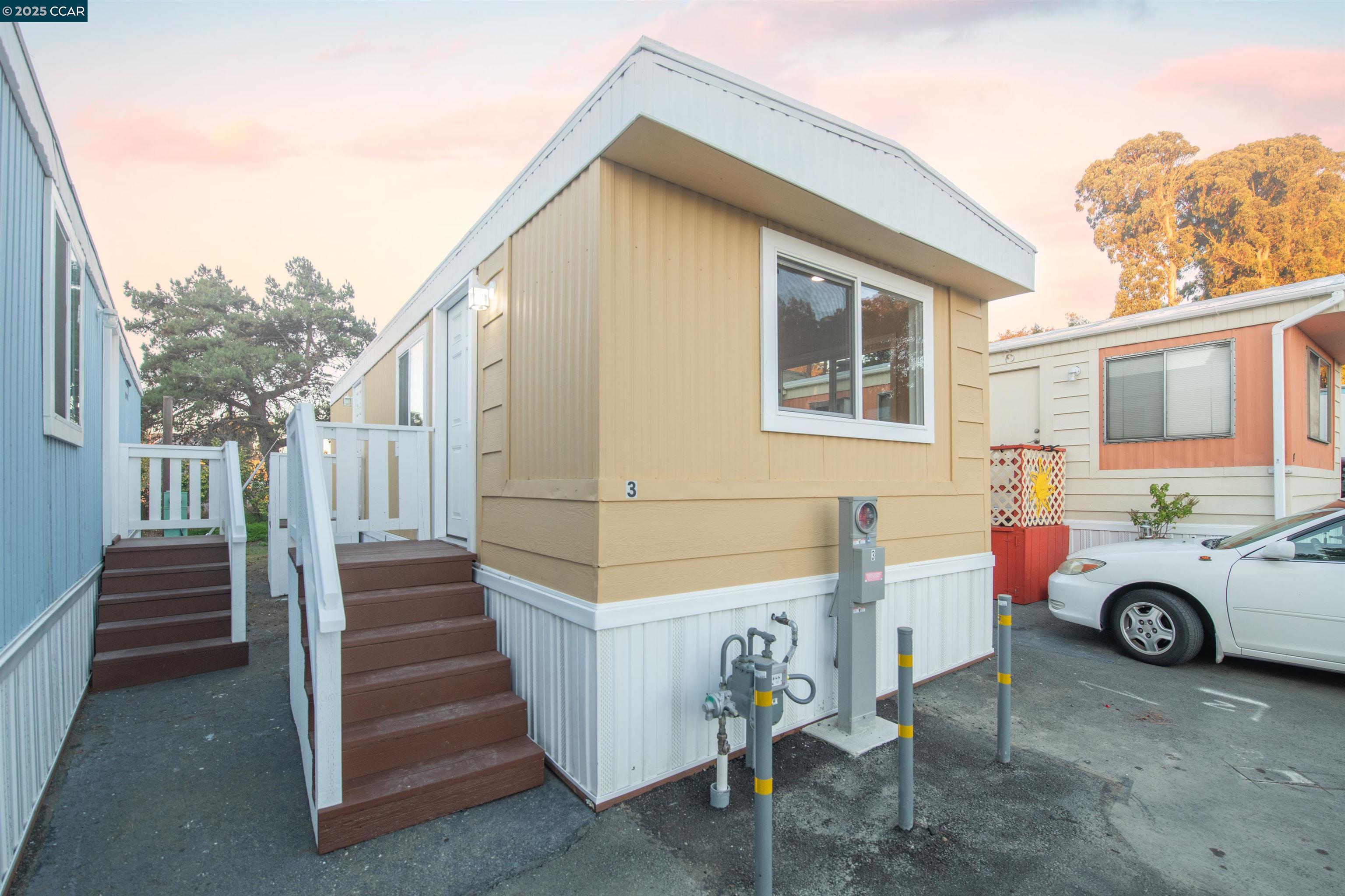 Front Image Thumbnail for CC41117056