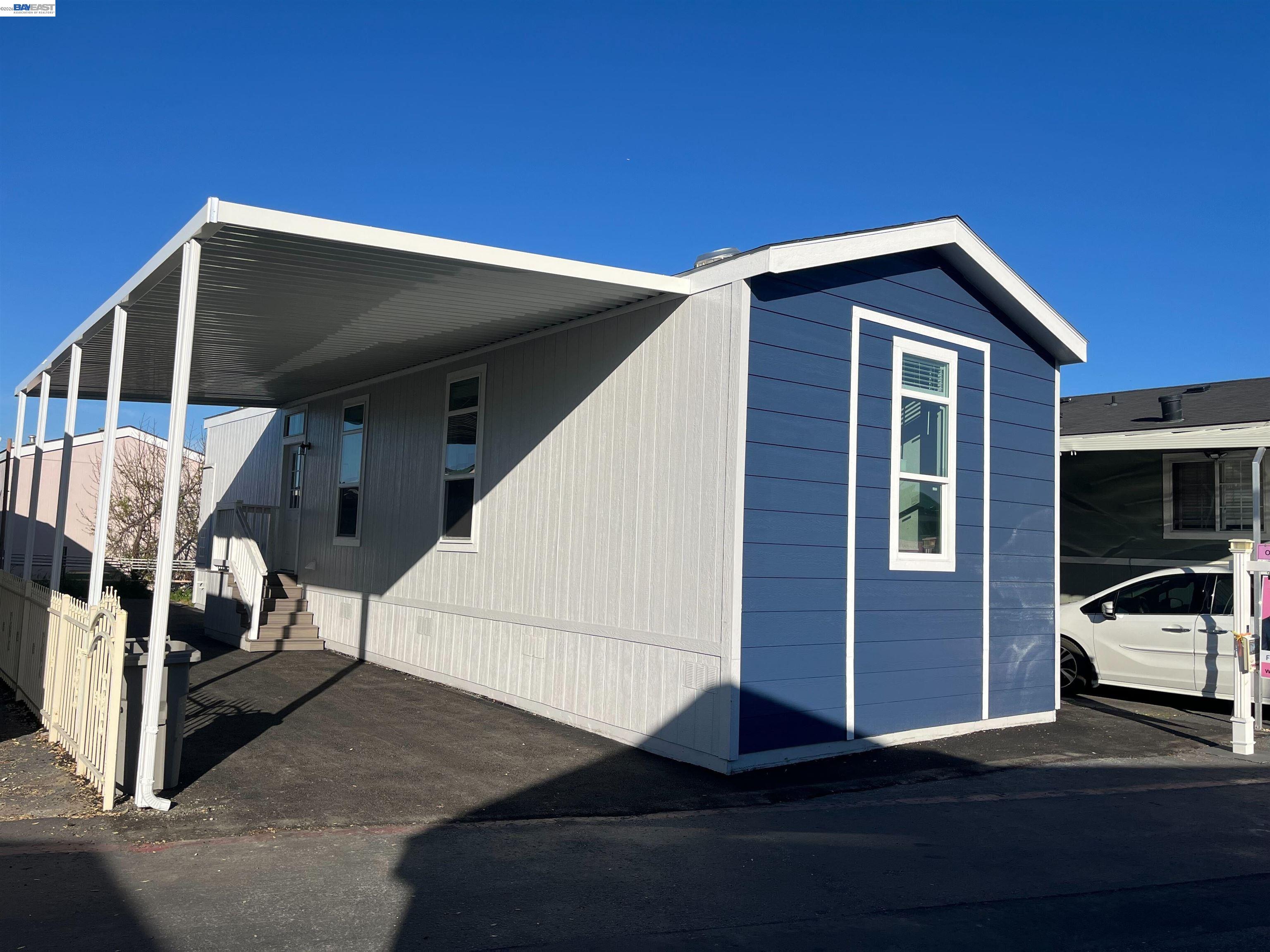 Front Image Thumbnail for BE41117076