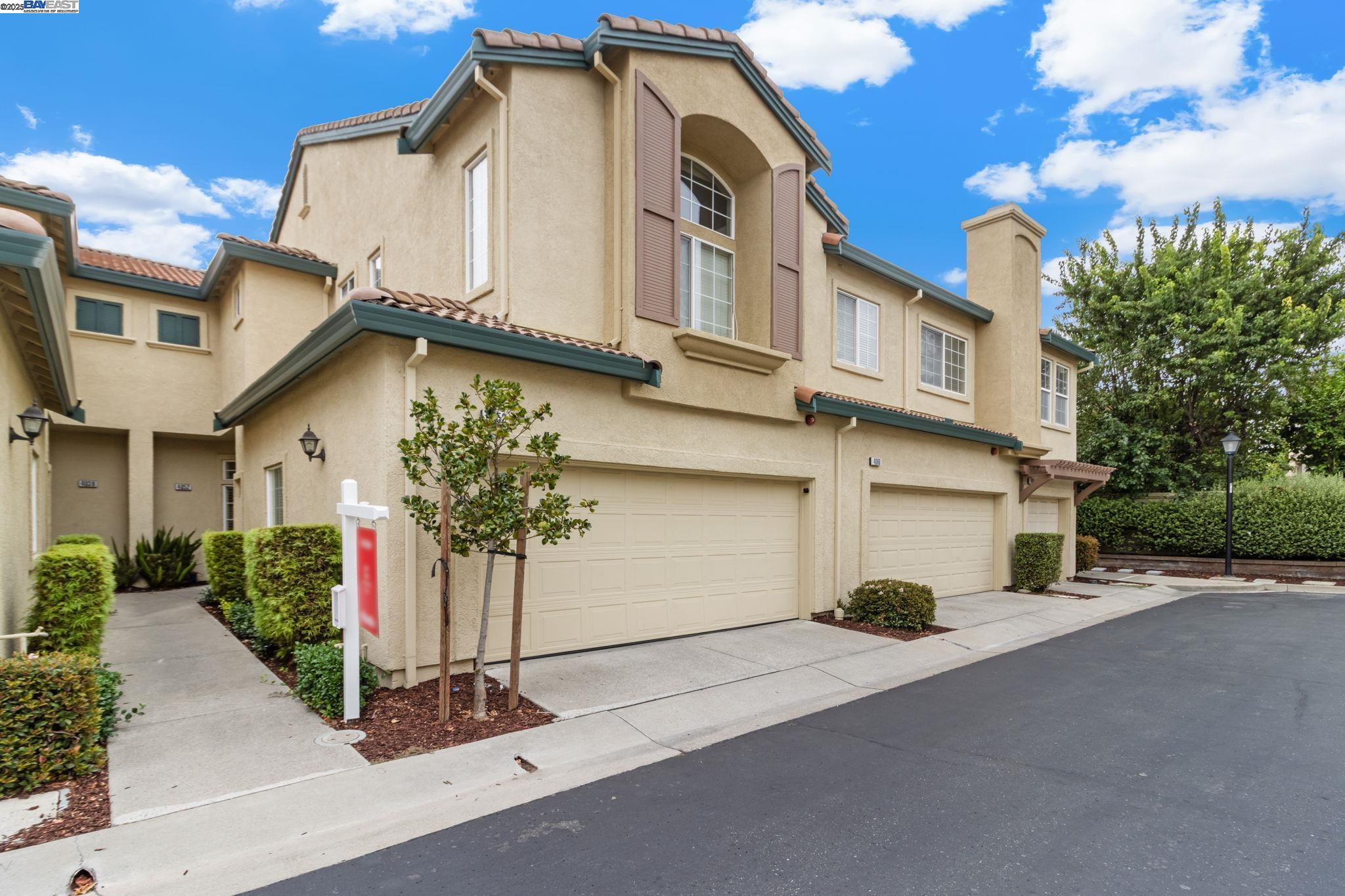 Detail Gallery Image 2 of 36 For 4052 Ghiotti Ct, Pleasanton,  CA 94588 - 2 Beds | 2/1 Baths