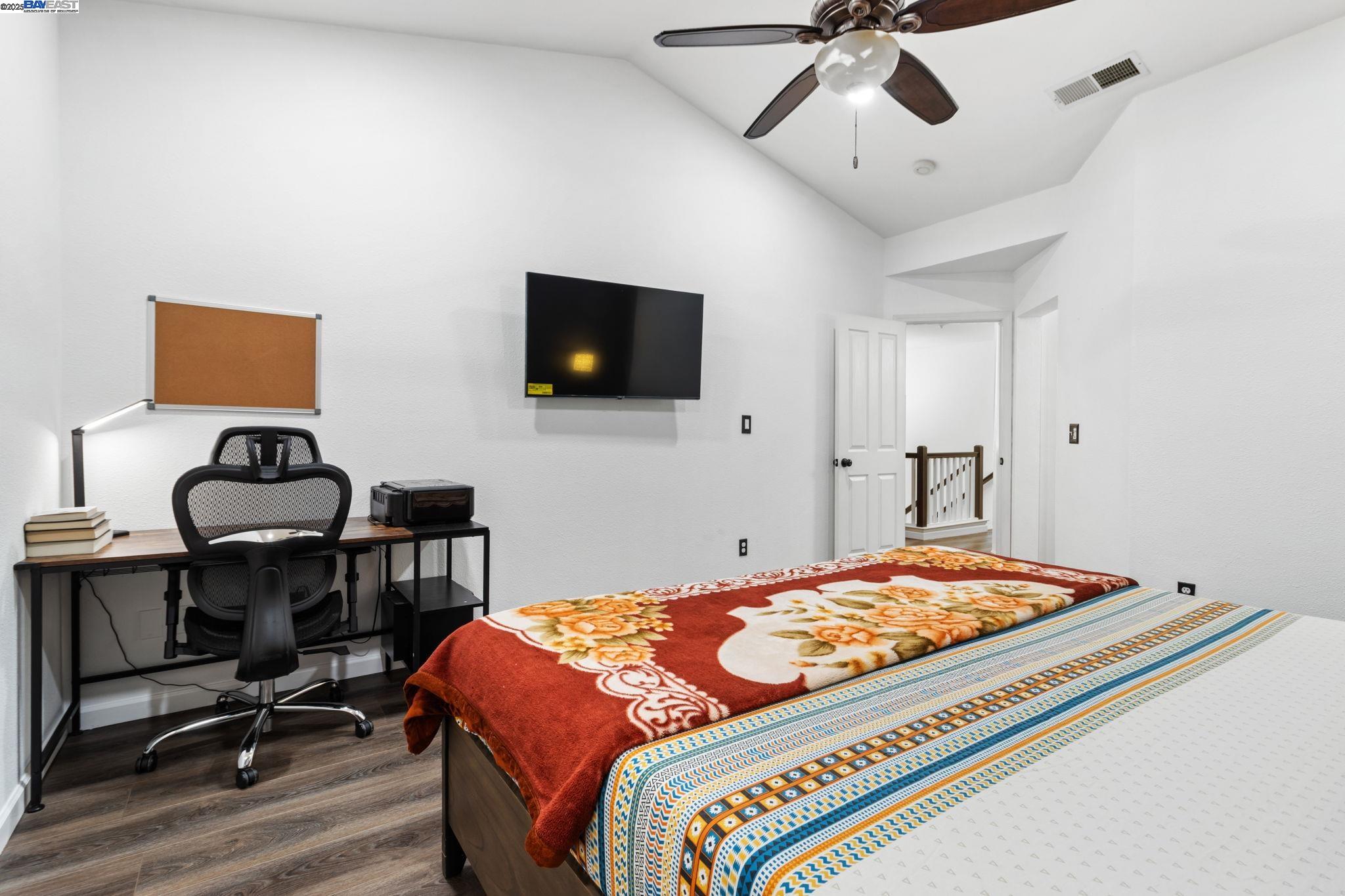 Detail Gallery Image 21 of 36 For 4052 Ghiotti Ct, Pleasanton,  CA 94588 - 2 Beds | 2/1 Baths