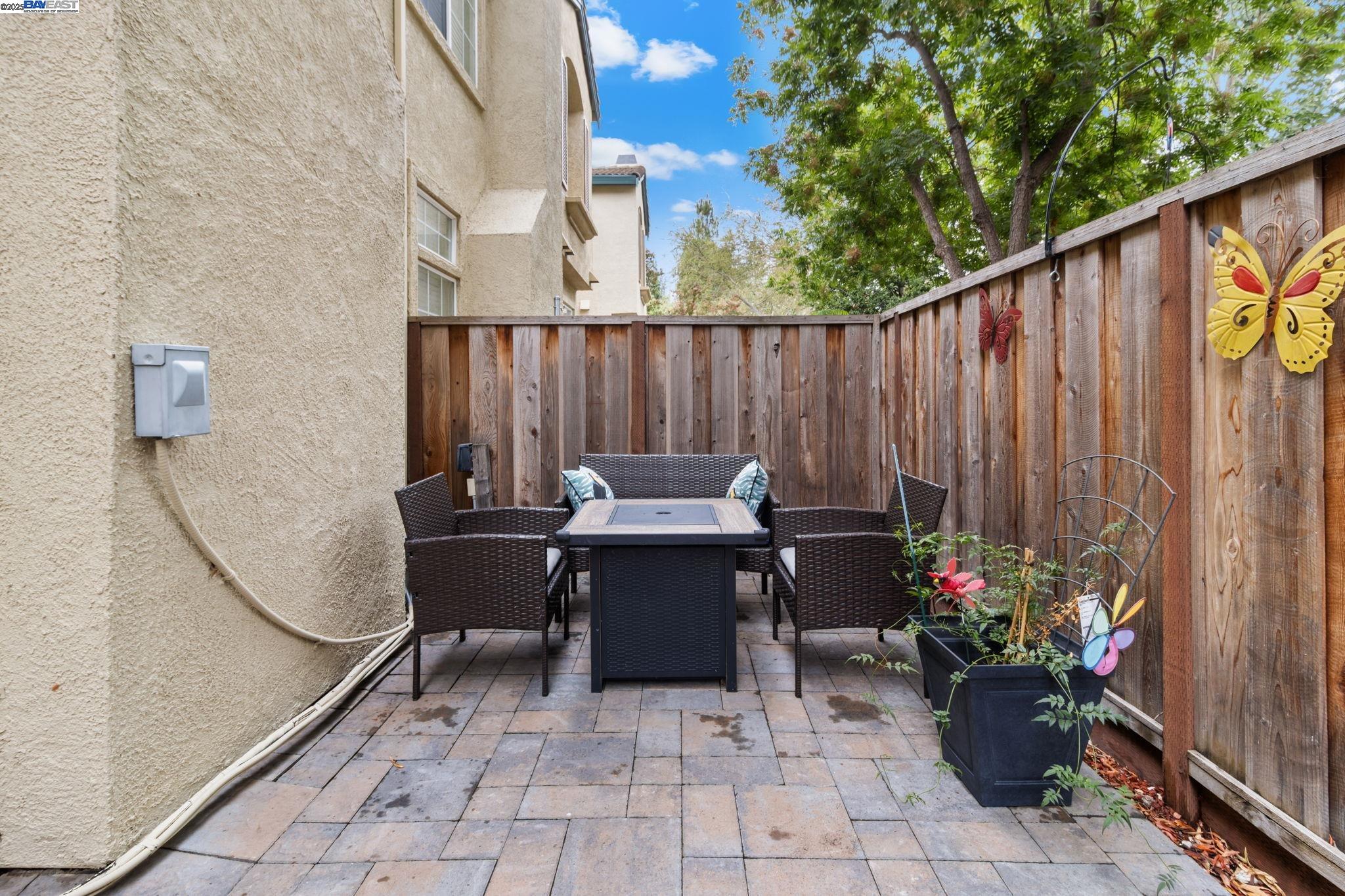Detail Gallery Image 26 of 36 For 4052 Ghiotti Ct, Pleasanton,  CA 94588 - 2 Beds | 2/1 Baths