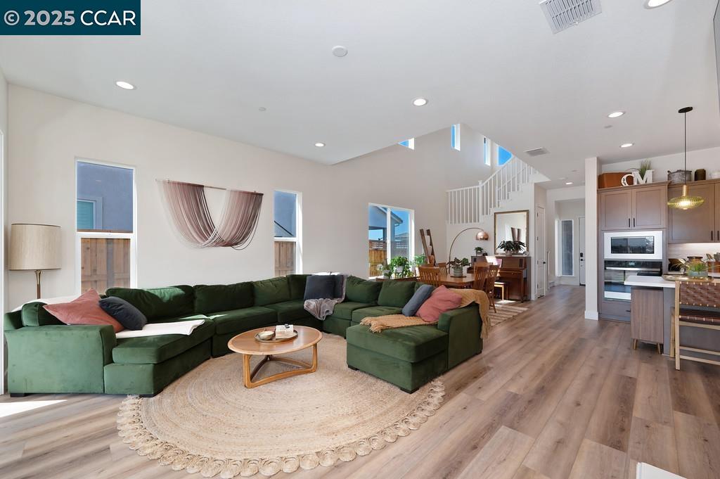 Detail Gallery Image 15 of 54 For 17324 Bushwick Ln, Lathrop,  CA 95330 - 4 Beds | 3 Baths