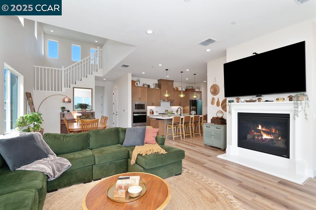 Detail Gallery Image 16 of 54 For 17324 Bushwick Ln, Lathrop,  CA 95330 - 4 Beds | 3 Baths