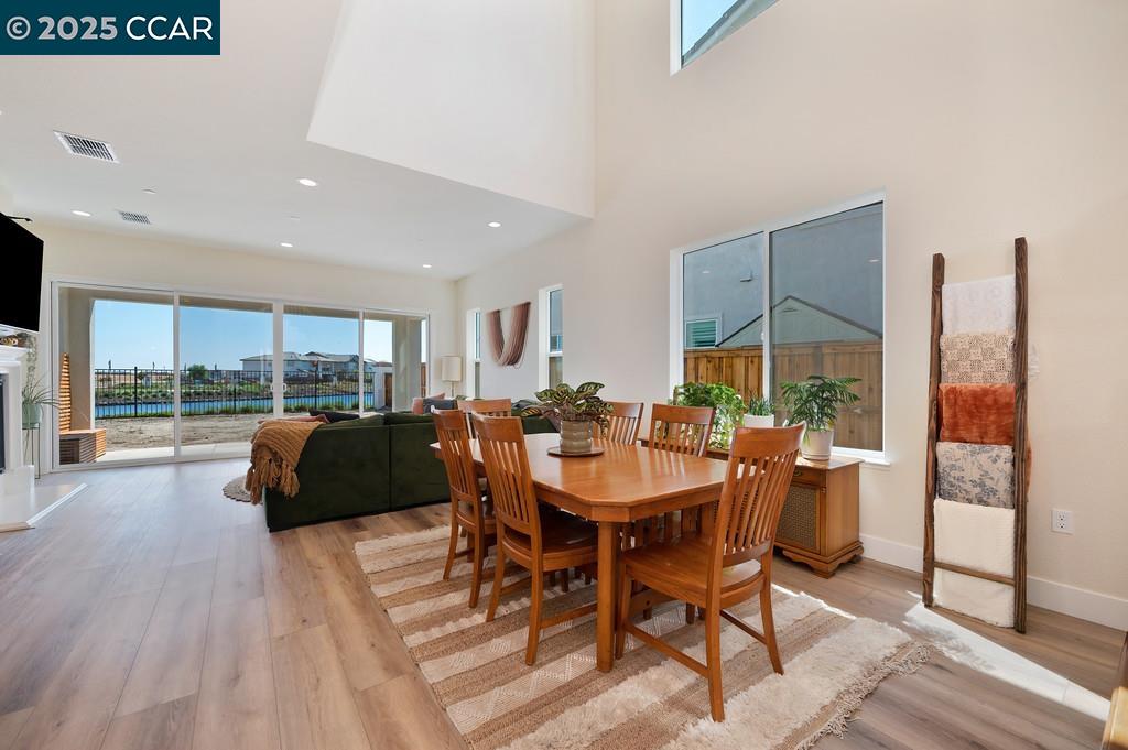 Detail Gallery Image 5 of 54 For 17324 Bushwick Ln, Lathrop,  CA 95330 - 4 Beds | 3 Baths