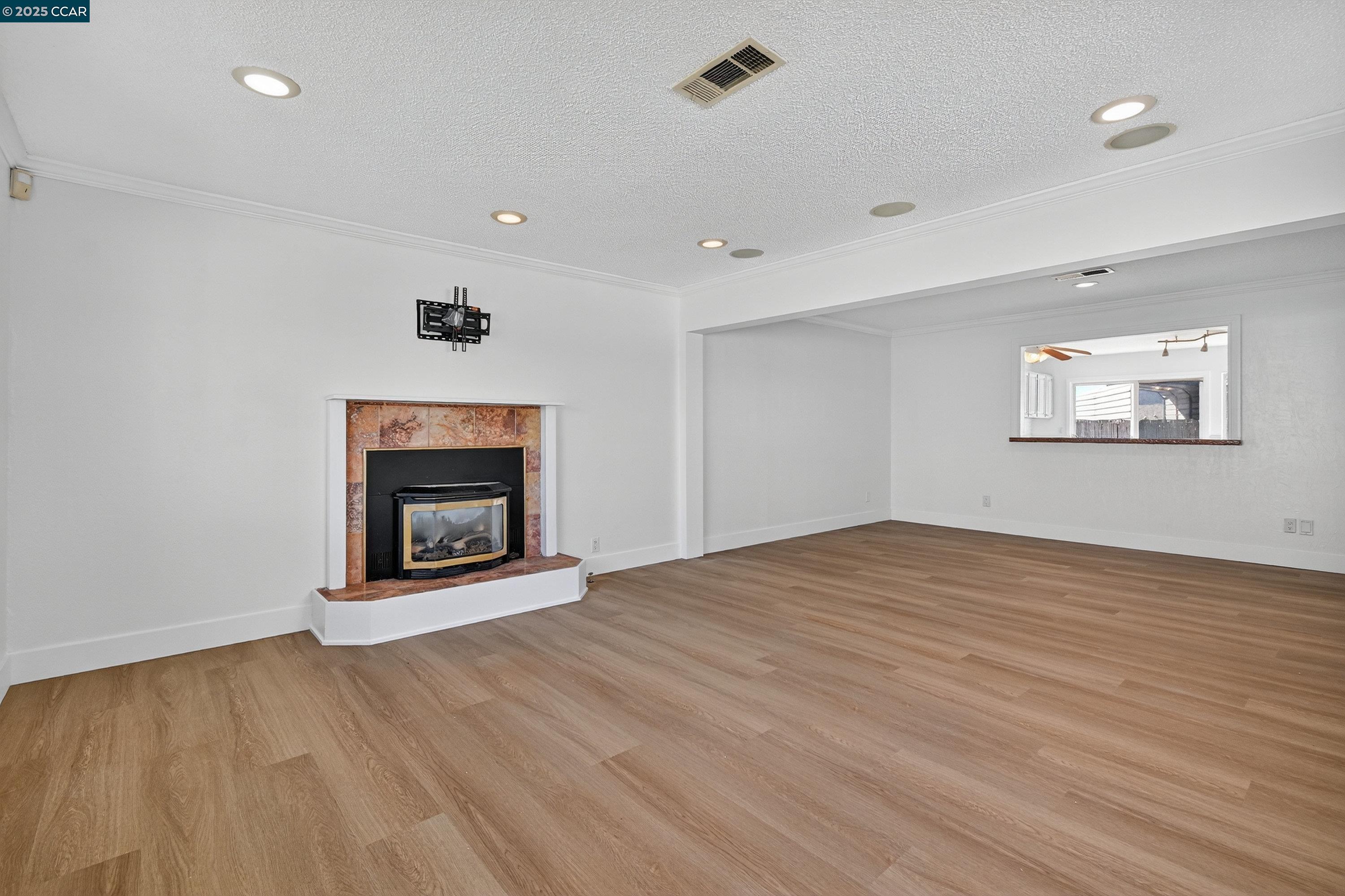 Detail Gallery Image 11 of 41 For 705 Danrose Dr, American Canyon,  CA 94503 - 4 Beds | 2 Baths