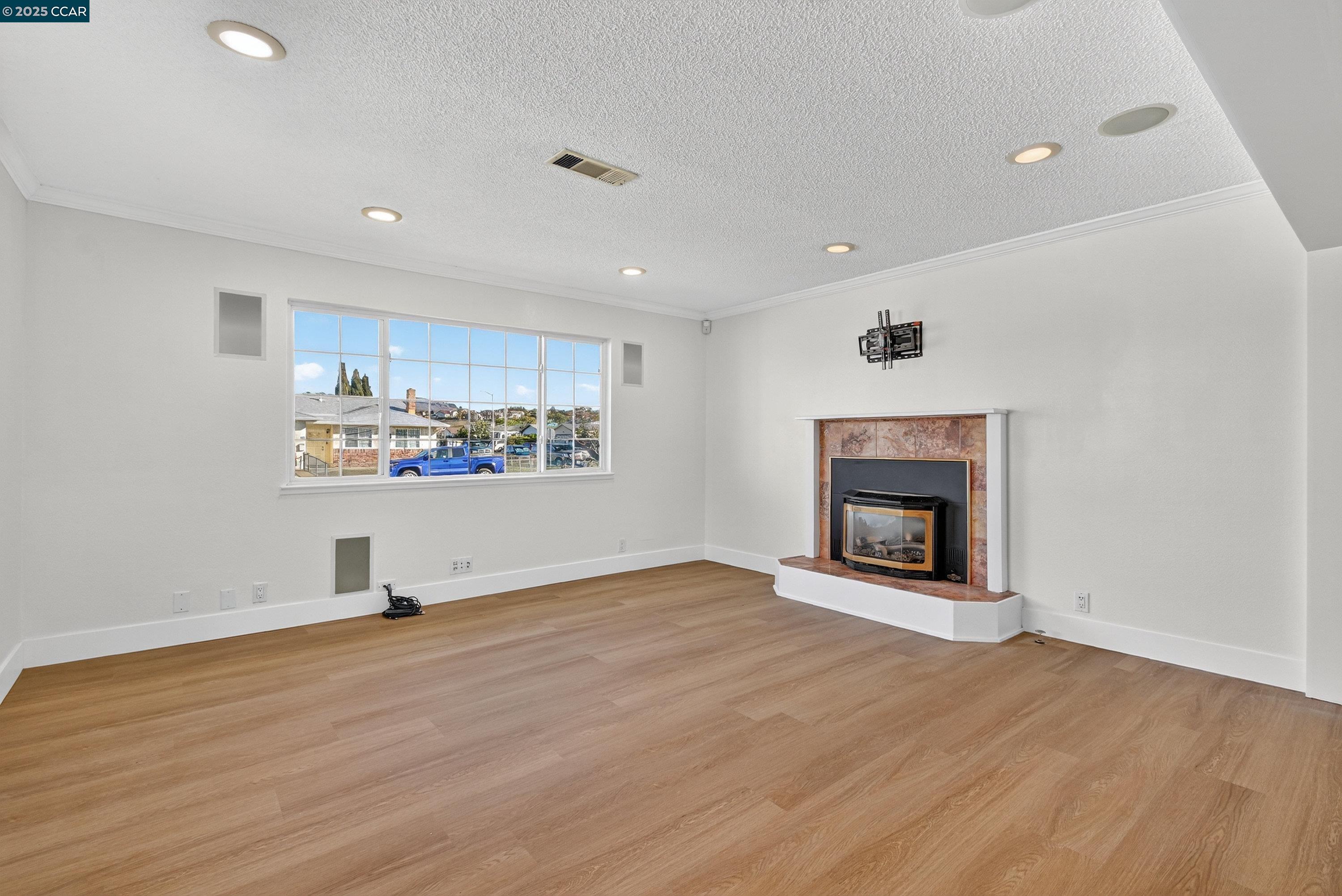 Detail Gallery Image 12 of 41 For 705 Danrose Dr, American Canyon,  CA 94503 - 4 Beds | 2 Baths