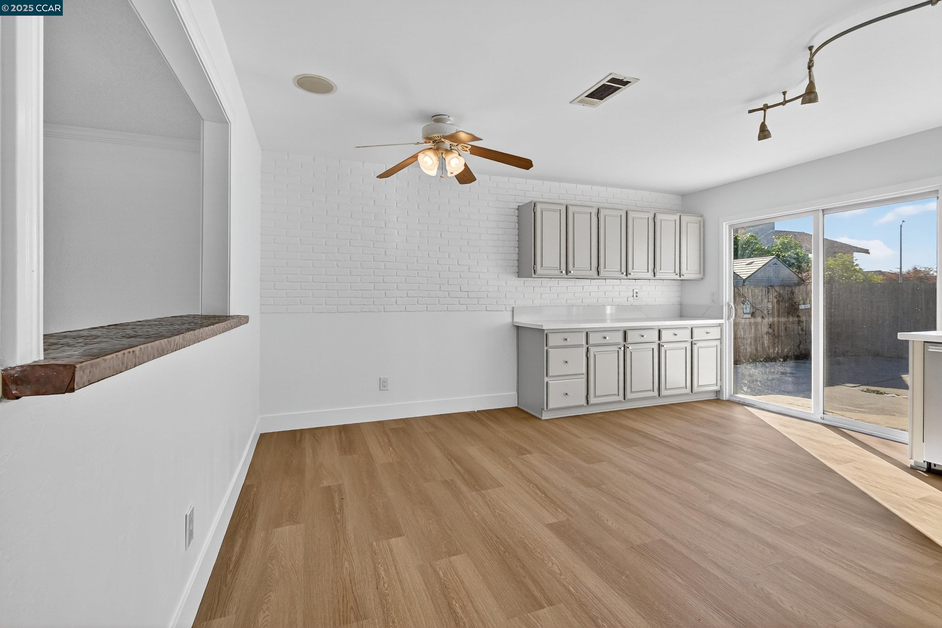 Detail Gallery Image 14 of 41 For 705 Danrose Dr, American Canyon,  CA 94503 - 4 Beds | 2 Baths