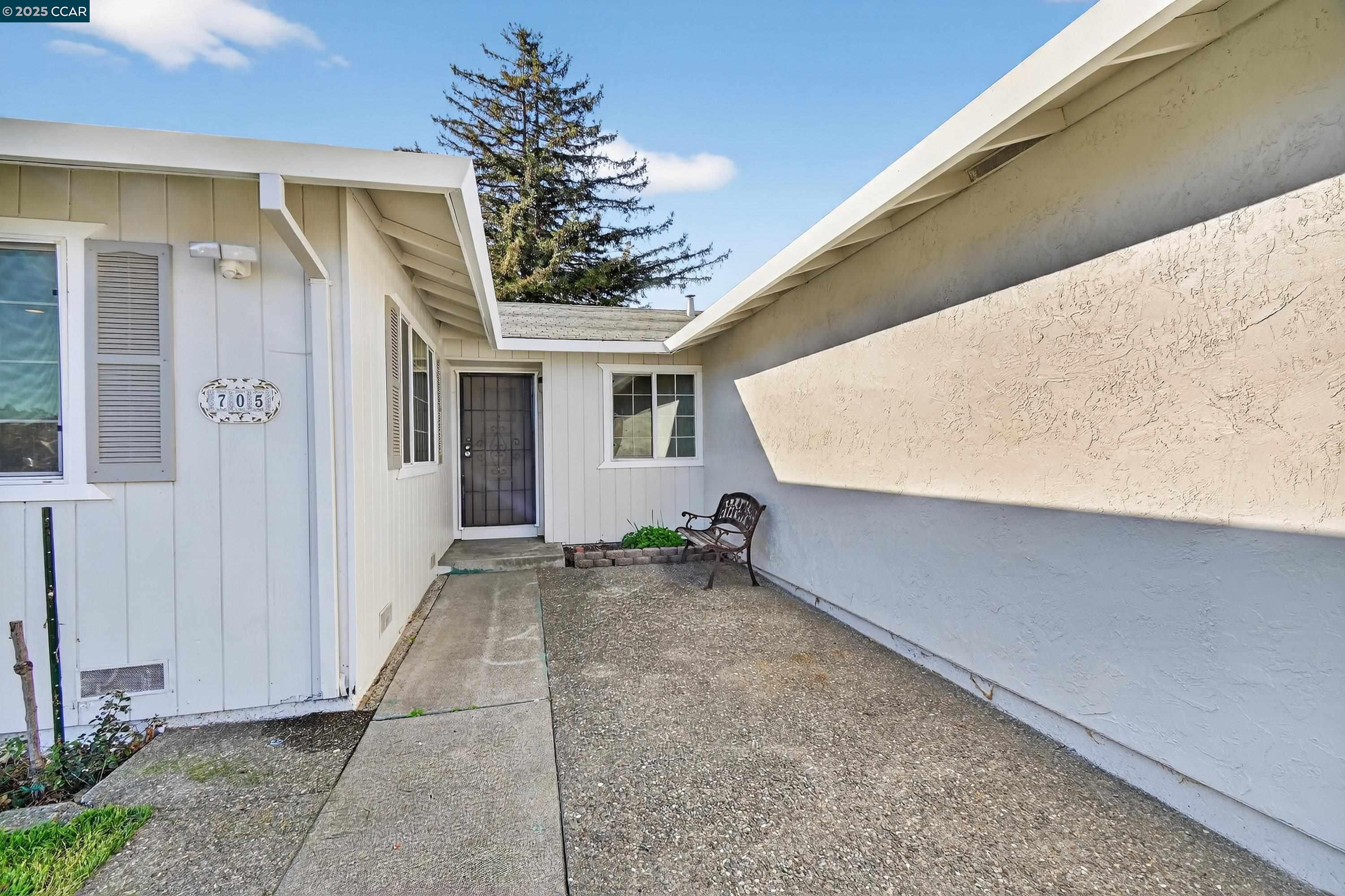 Detail Gallery Image 3 of 41 For 705 Danrose Dr, American Canyon,  CA 94503 - 4 Beds | 2 Baths