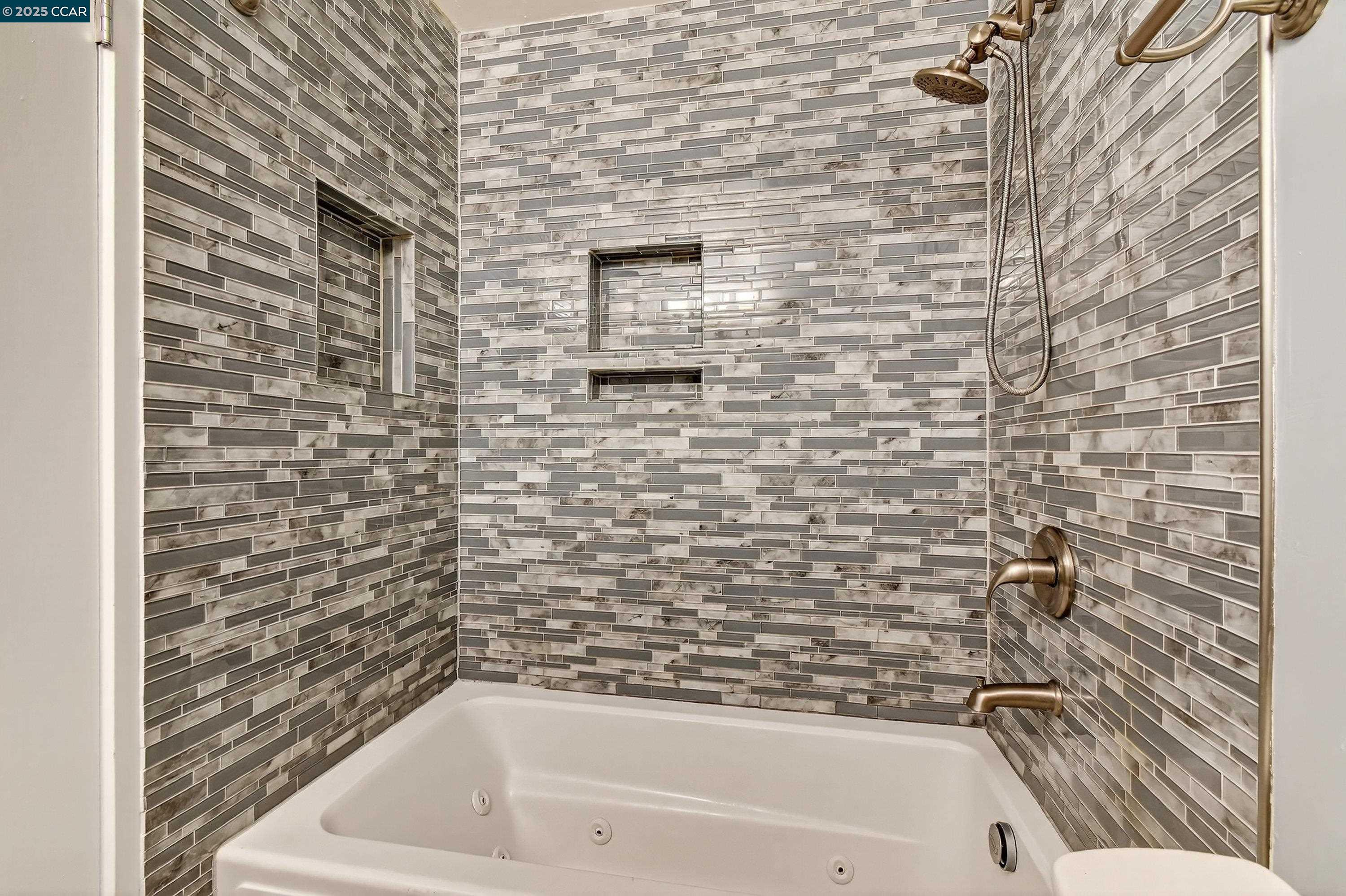 Detail Gallery Image 23 of 41 For 705 Danrose Dr, American Canyon,  CA 94503 - 4 Beds | 2 Baths