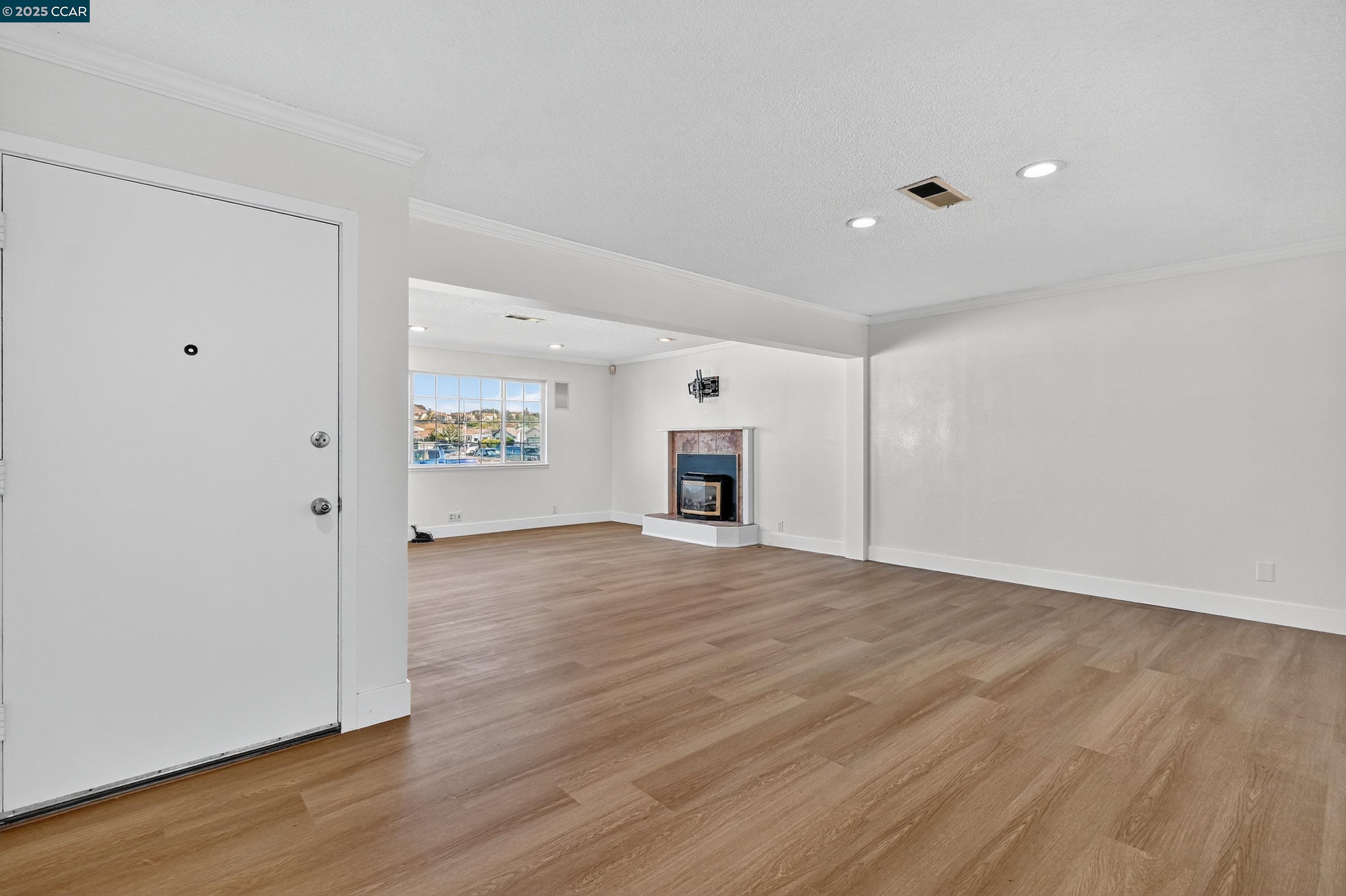 Detail Gallery Image 10 of 41 For 705 Danrose Dr, American Canyon,  CA 94503 - 4 Beds | 2 Baths