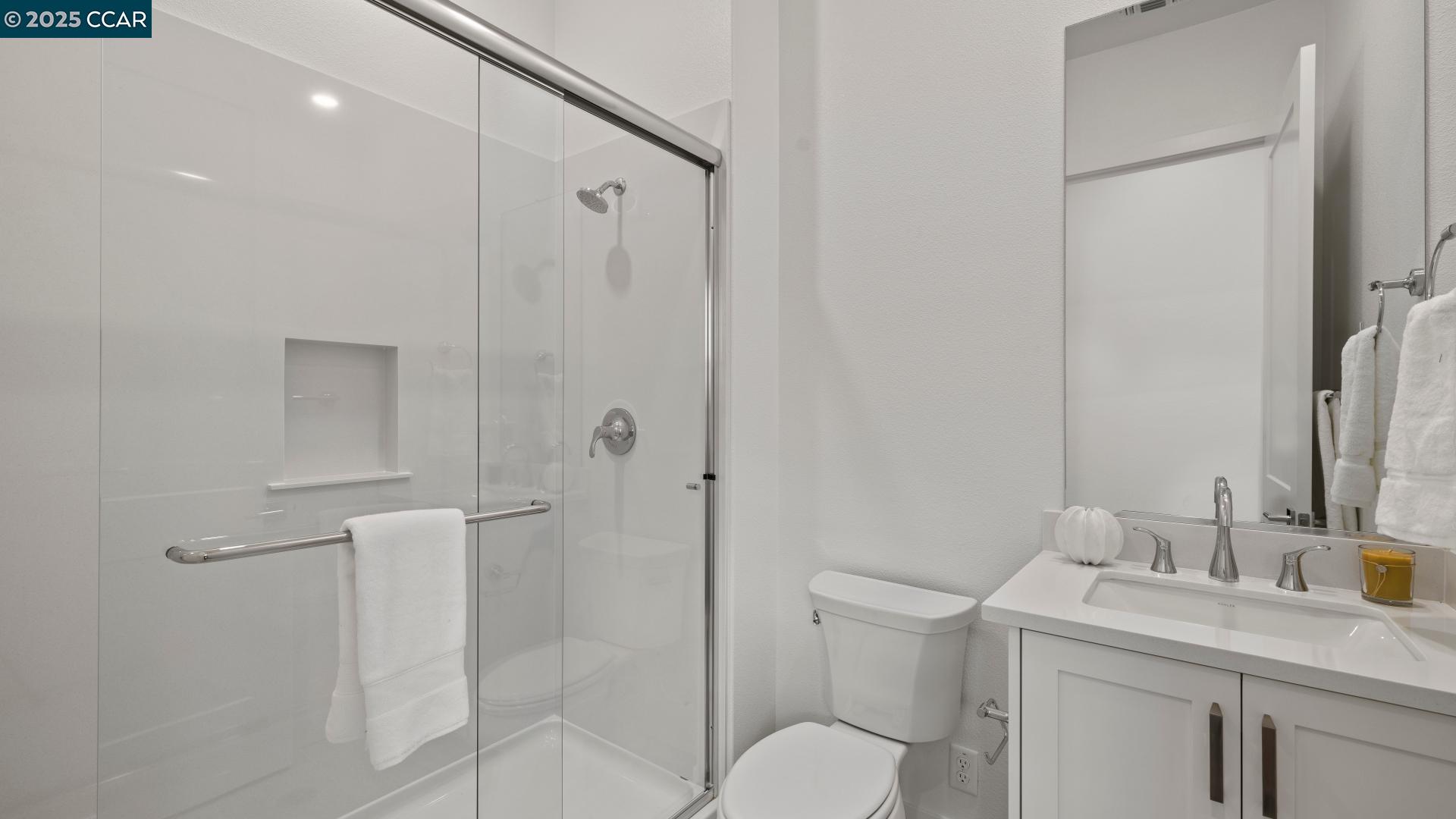 Detail Gallery Image 7 of 28 For 1634 Granite Place, Tracy,  CA 95377 - 2 Beds | 2 Baths