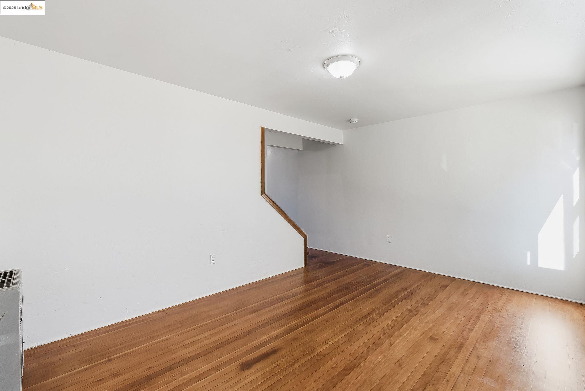 Photo #3: 41117207 Listing: Photo #3